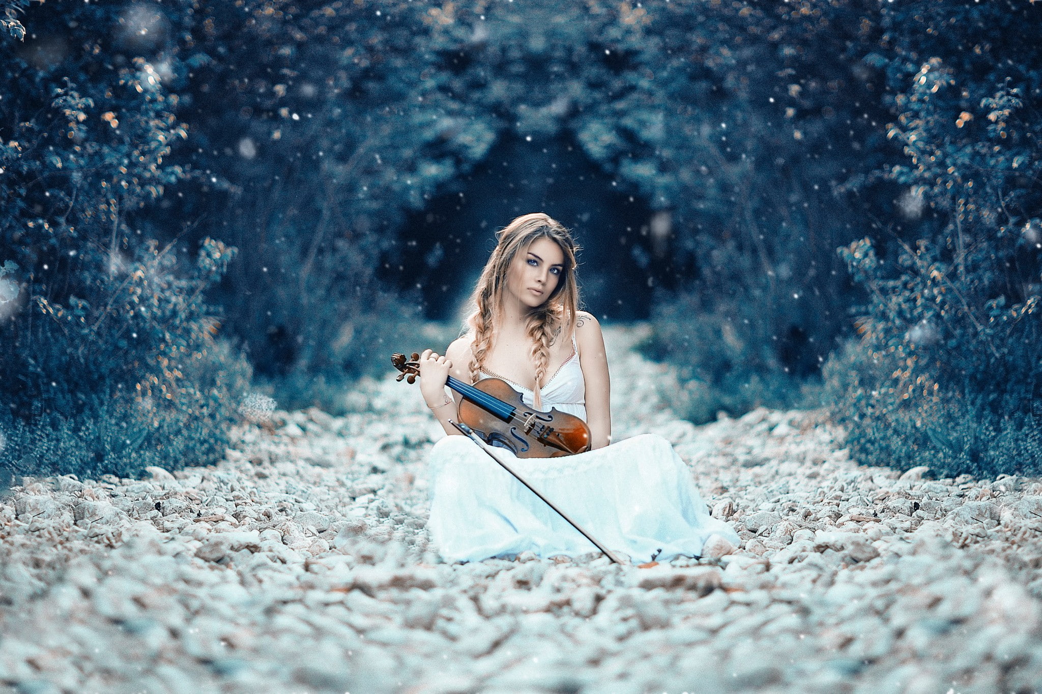 brown, outdoors, holding, women, 1080P, woman, blonde, violin, HD Wallpaper