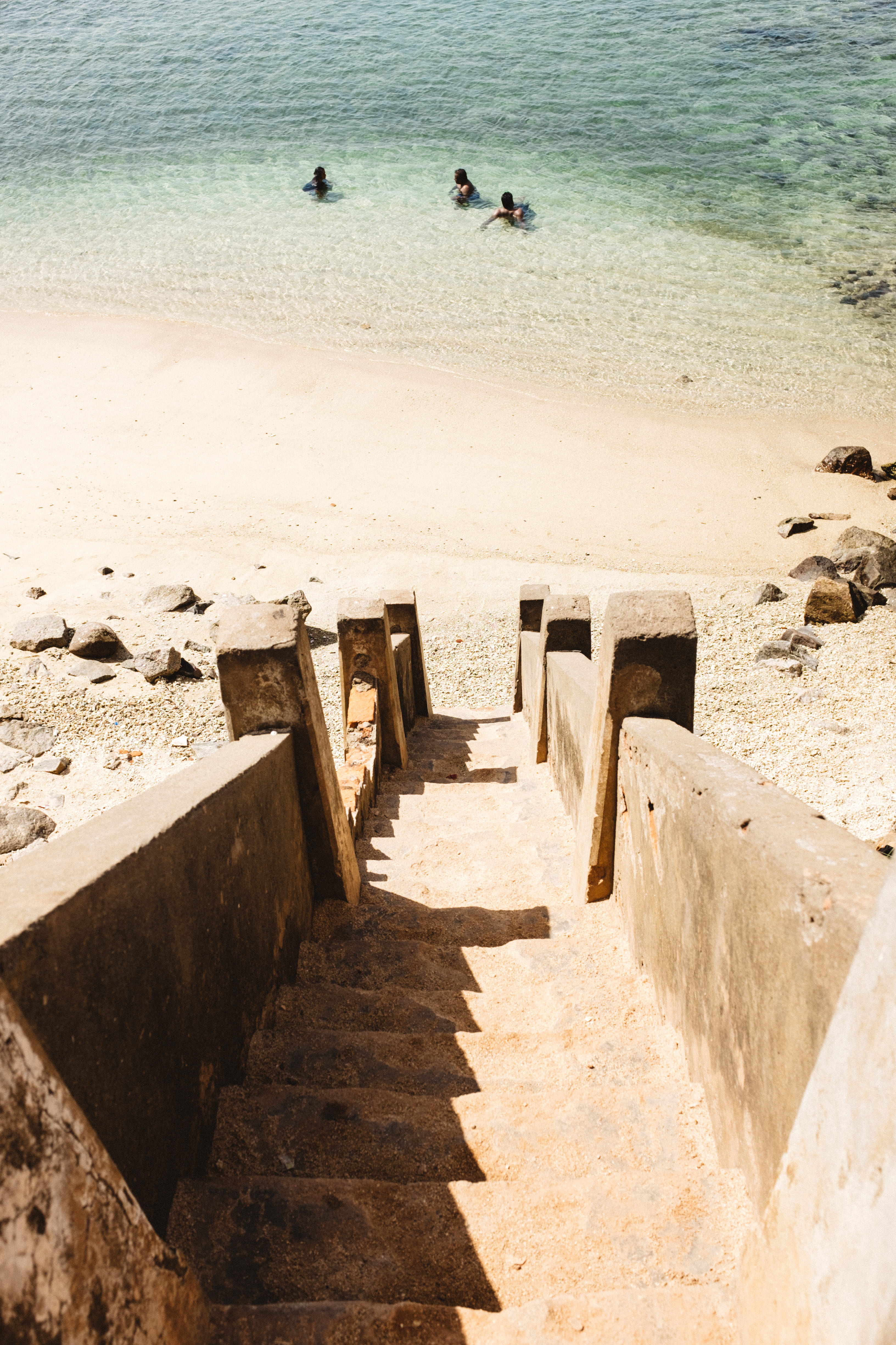 beauty in nature, architecture, bathing man, summer, galle, water, high angle view, sea, wood - material, outdoors, nature, swim, sunny, stairs, stone, Phone HD Wallpaper
