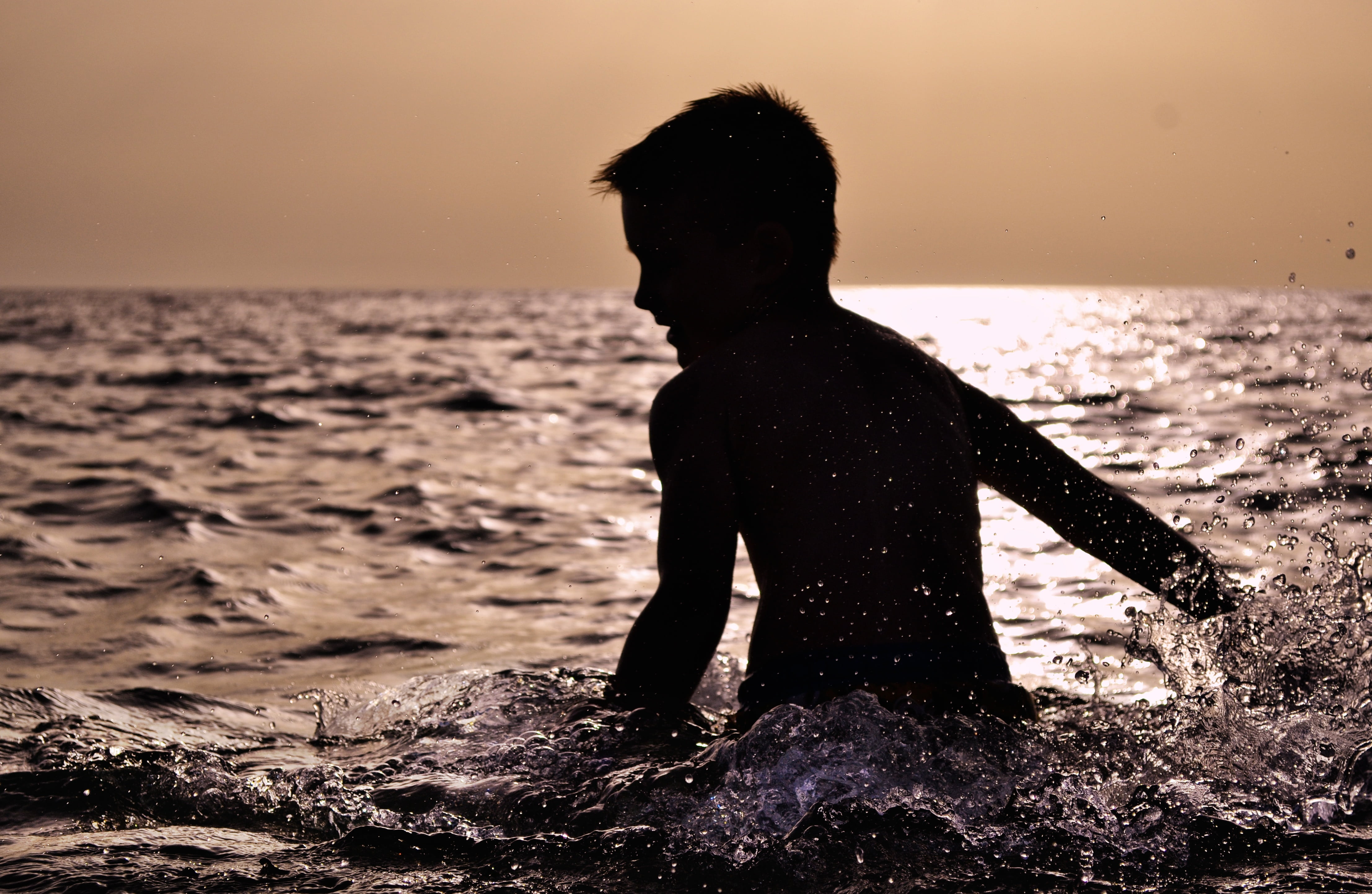 swim, land, offspring, child, active, happy, men, sunset, boy, splashing around, toddler, swimming, 4K, fresh, water, summer, leisure activity, contemplation, HD Wallpaper