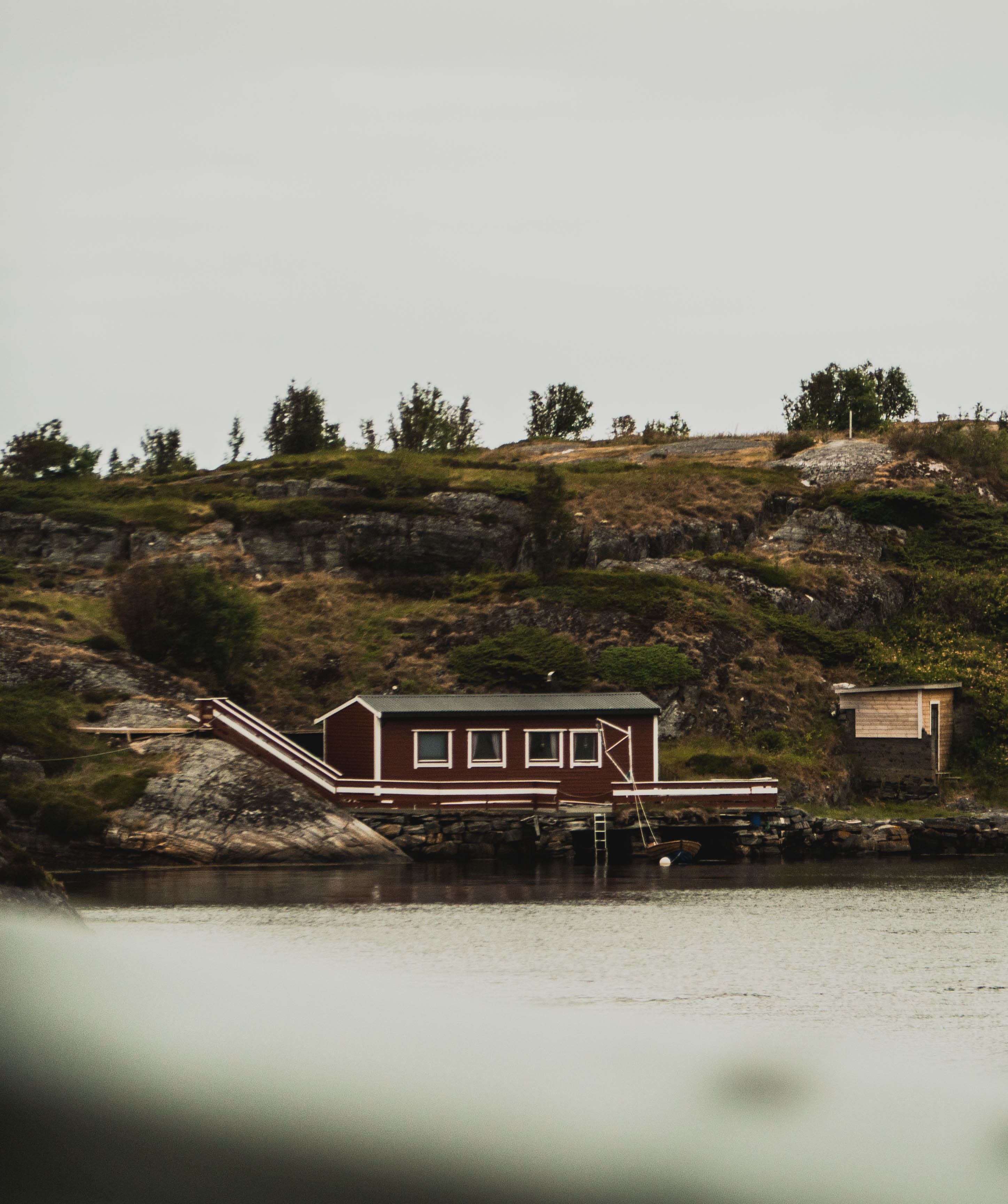 sea, land, ocean, sky, countryside, built structure, beauty in nature, scenics - nature, day, architecture, rural, coast, body, nature, no people, house, Phone HD Wallpaper