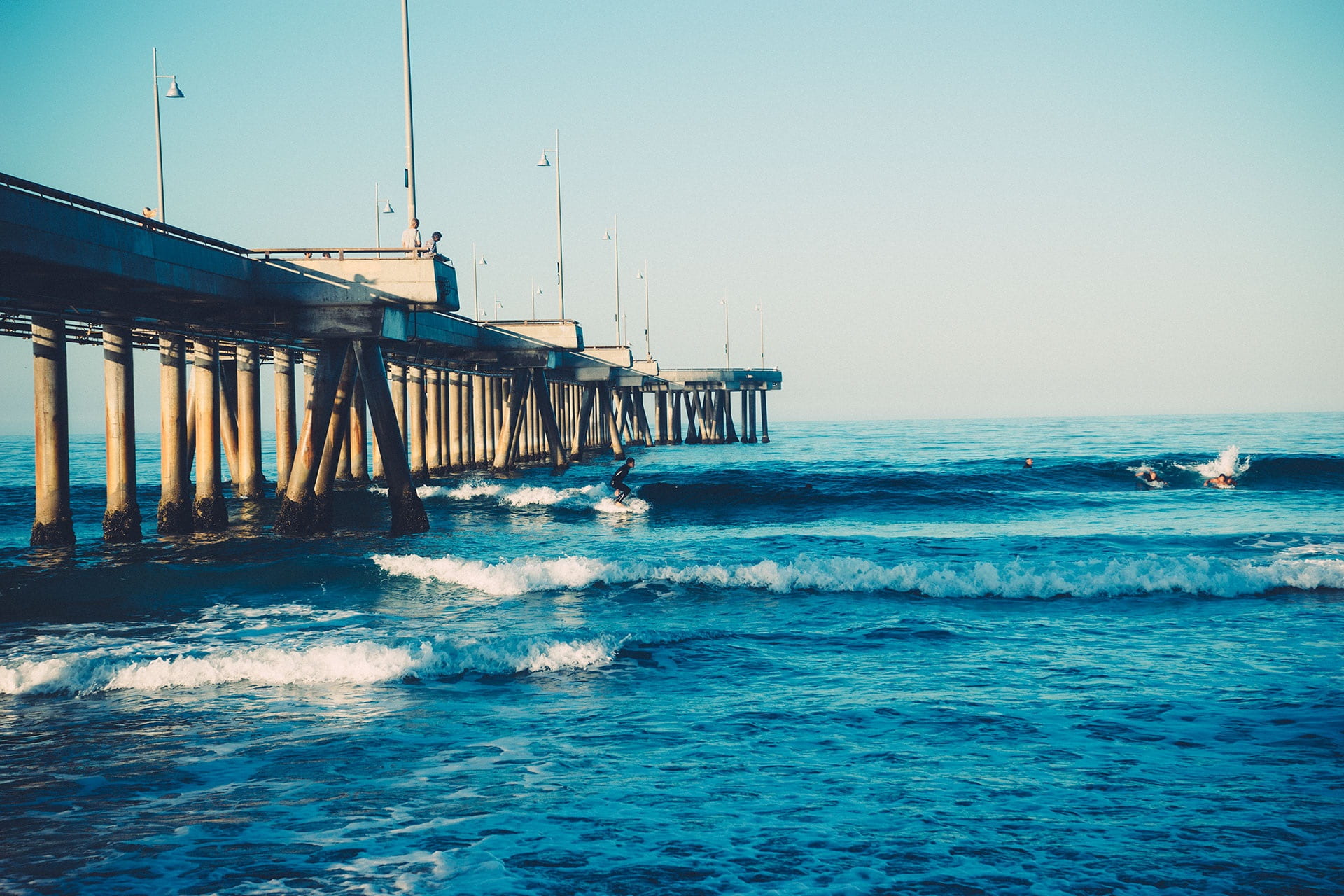 coastline, gray, seaside, day, surfer, waves, scenics - nature, seascape, sky, horizon over water, beauty in nature, wave, coastal, transportation, daytime, HD Wallpaper