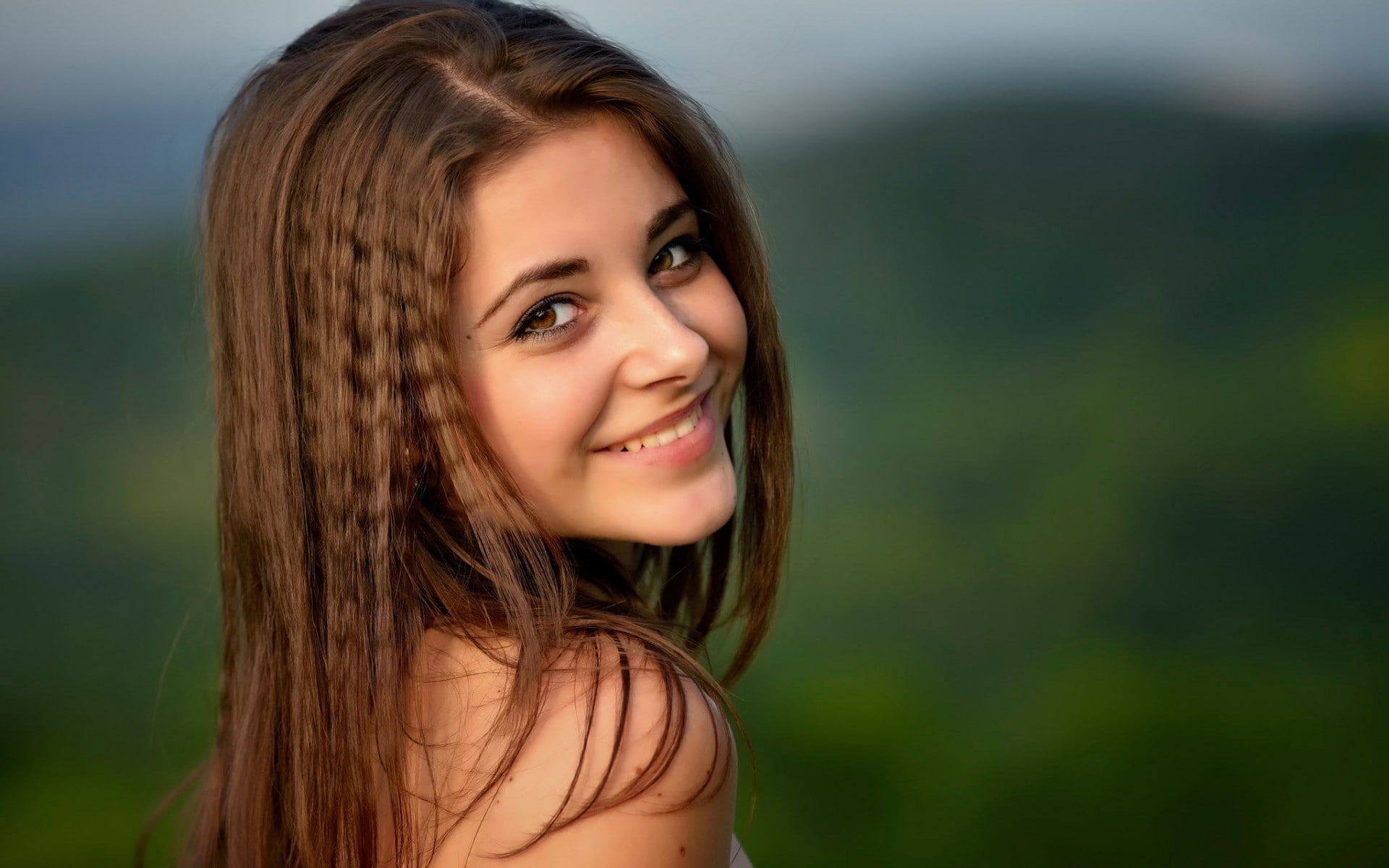 1080P, depth of field, face, looking at viewer, nature, model, women, hills, Dana Kareglazaya, long hair, brown eyes, brunette, redhead, smiling, portrait, HD Wallpaper