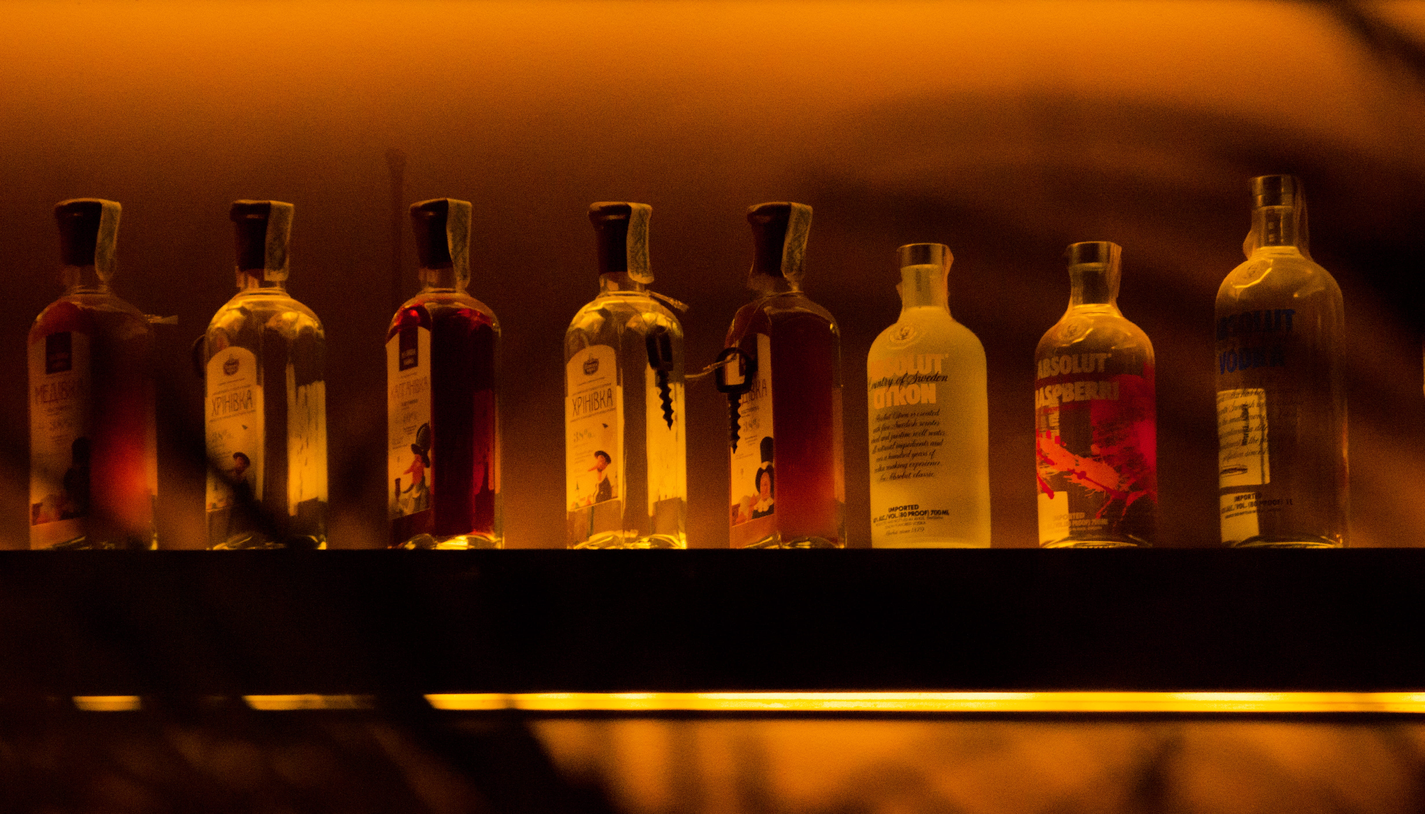 group of objects, glass, whisky, arrangement, liquor, furniture, choice, beer, indoors, order, assorted, 4K, bar, healthcare and medicine, bar counter, HD Wallpaper