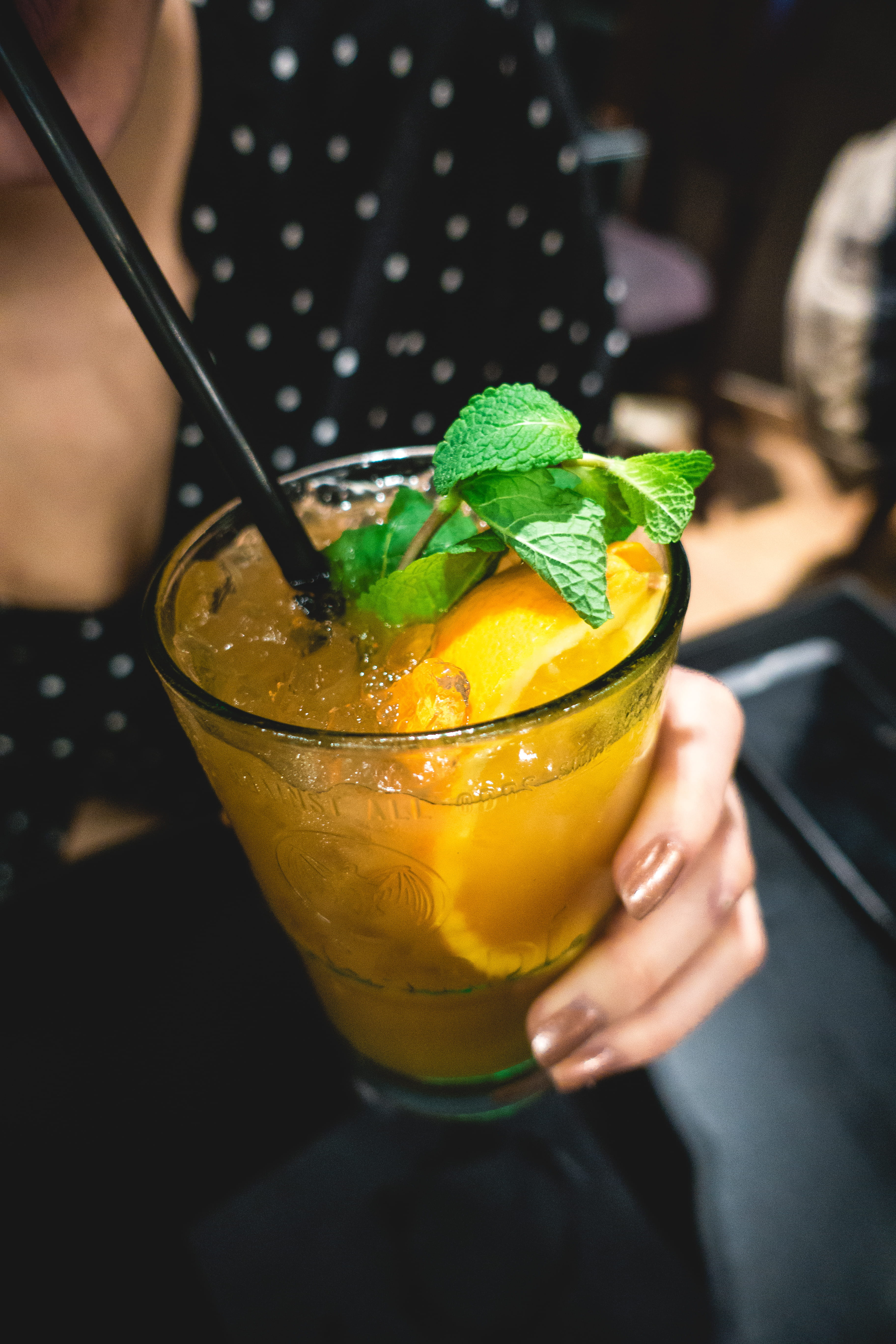 mint leaf - culinary, refreshment, close up, freshness, straw, food and drink, ice, herb, drinking straw, real people, focus on foreground, summer, Orange juice, Phone HD Wallpaper