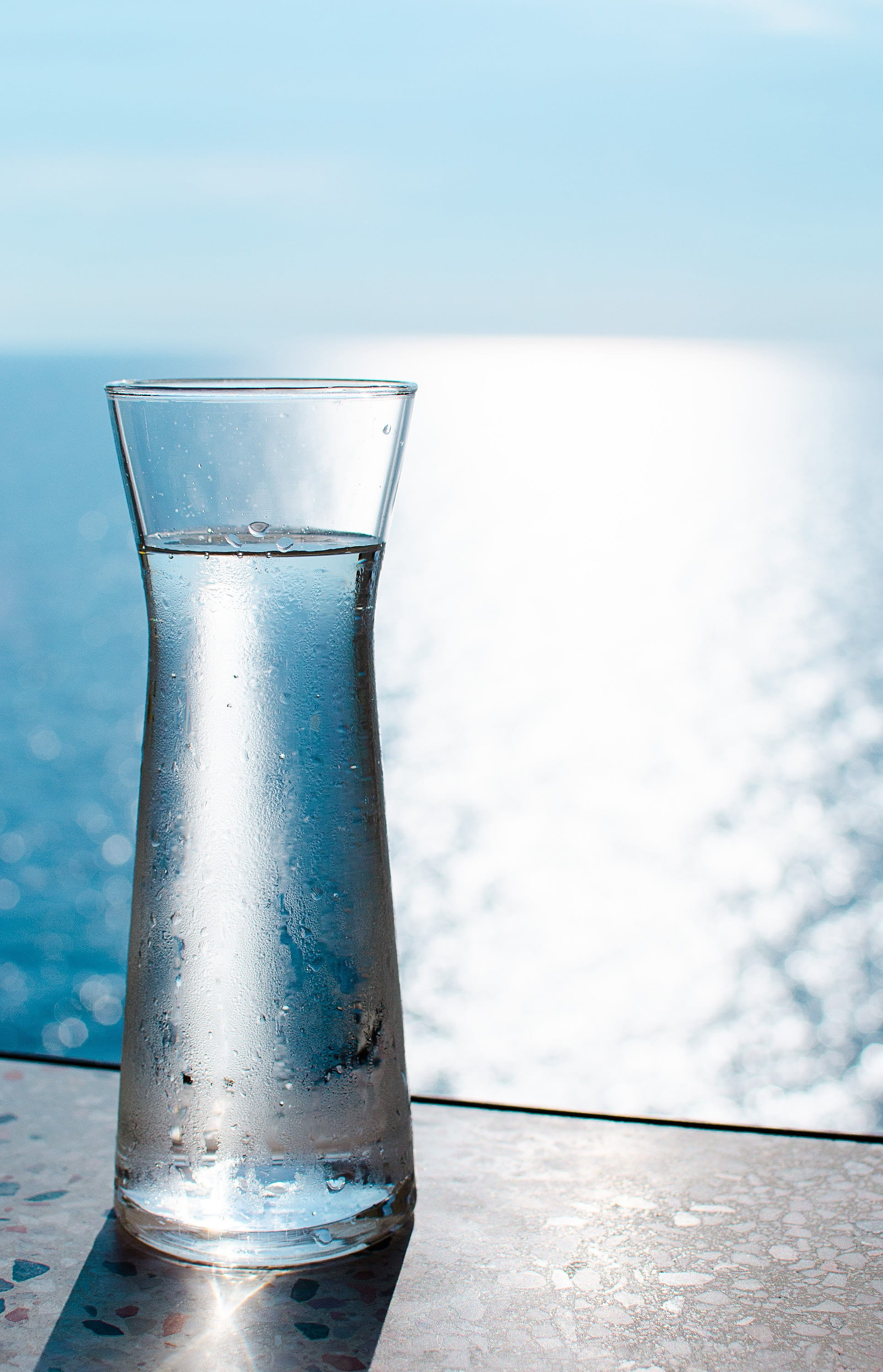 mood, refreshment, drinking glass, idyllic, clear, atmospheric, horizon over water, drink, swimming pool, no people, food and drink, glass carafe, 2K, Phone HD Wallpaper