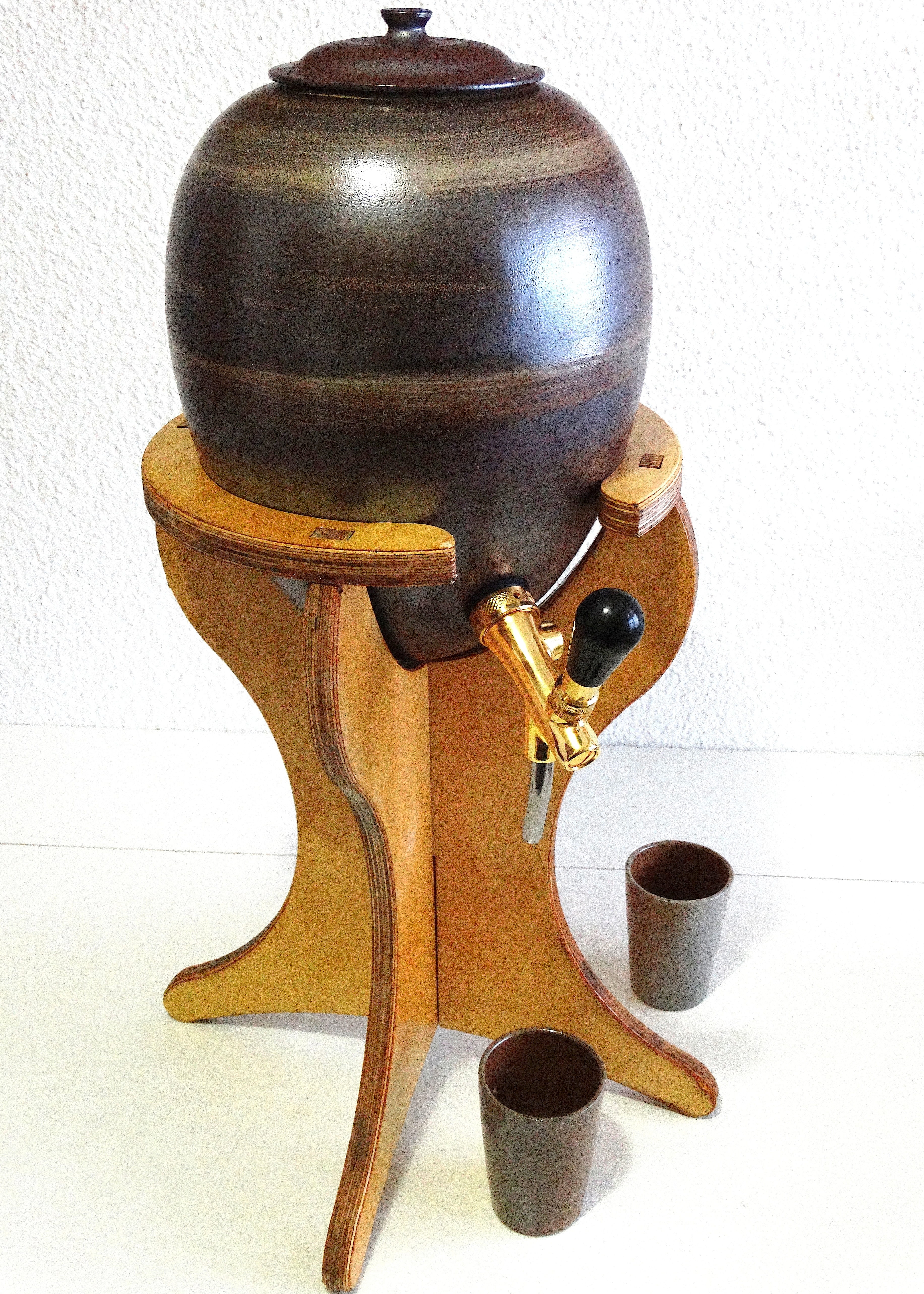 wooden stand, kitchen utensil, 5K, day, drinking water dispensers, indoors, musical instrument, close-up, no people, metal, wood - material, white color, Phone HD Wallpaper