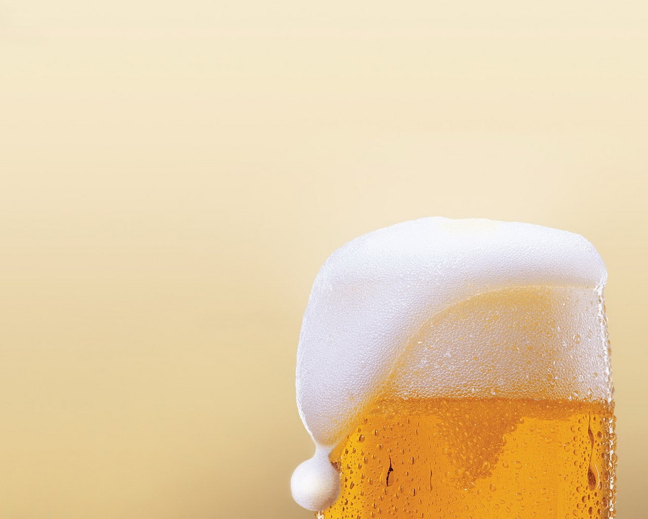 crockery, copy space, pint Glass, studio shot, mug, full, glass - Material, pub, drink, refreshment, bubble, yellow, glass, liquid, condensation, backgrounds, HD Wallpaper
