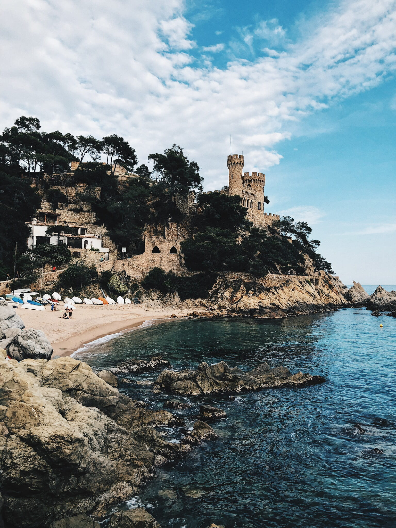 history, beauty in nature, nature, building, solid, lloret de mar, 1080P, water, land, beach, built structure, architecture, rock, summer, rock - object, Phone HD Wallpaper