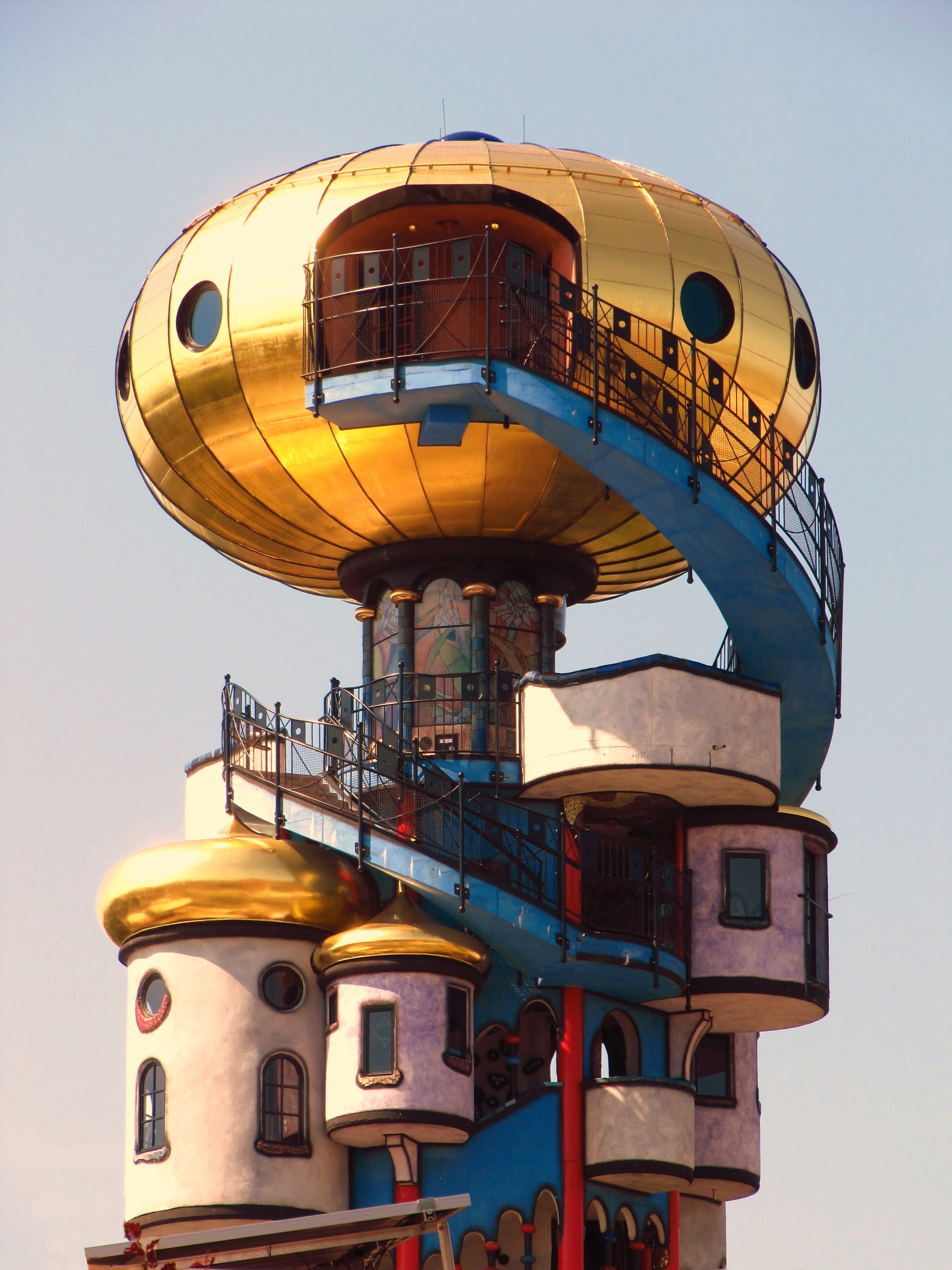 tower, nature, 4K, travel destinations, hundertwasser, architecture, arts culture and entertainment, metal, old, kuchlbauer, outdoors, building exterior, Phone HD Wallpaper