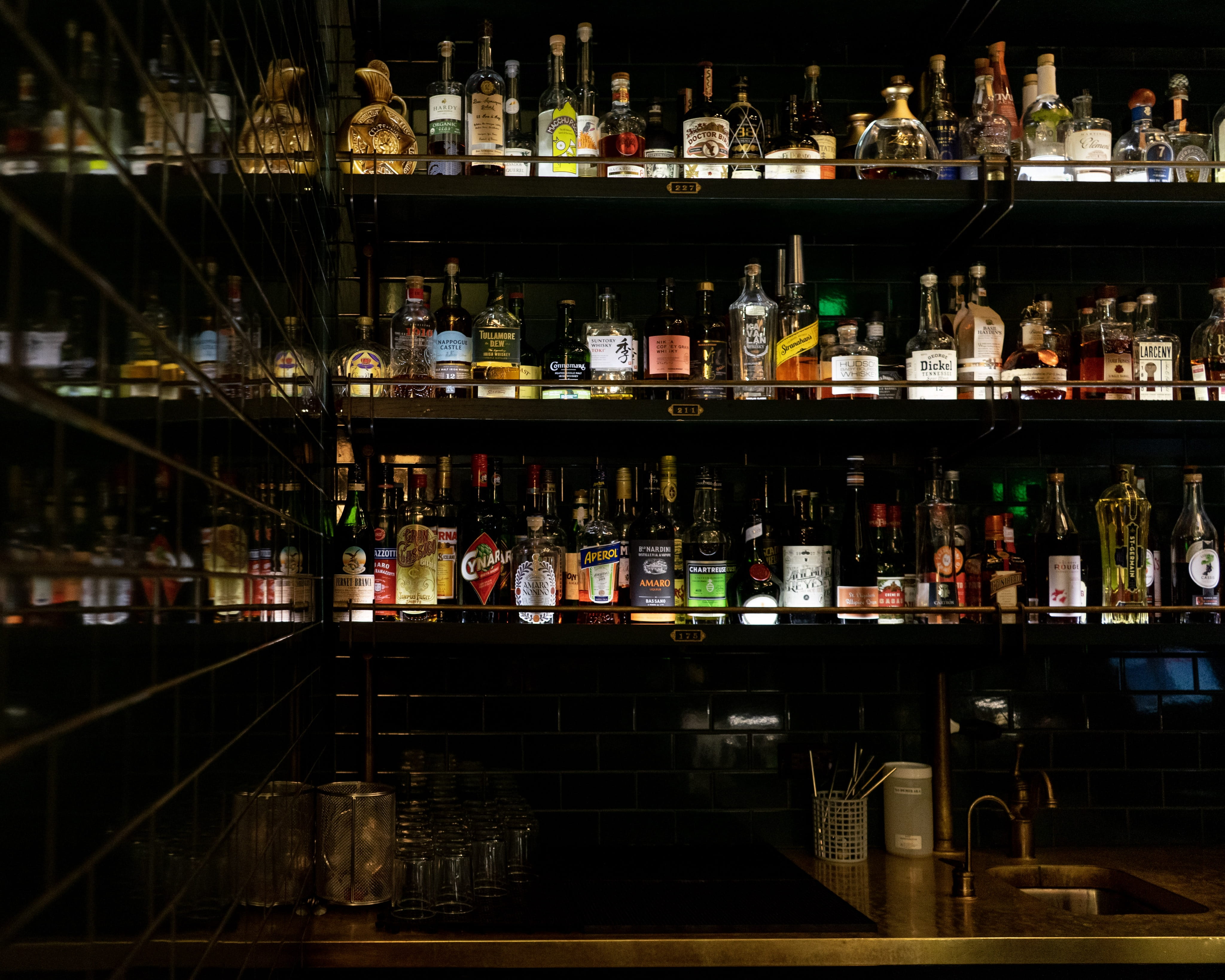 elegant, sink, reflections, 4K, display, beverage, copper, arrangement, container, pub, liquor store, bar counter, bottle, glass, variation, type, order, HD Wallpaper