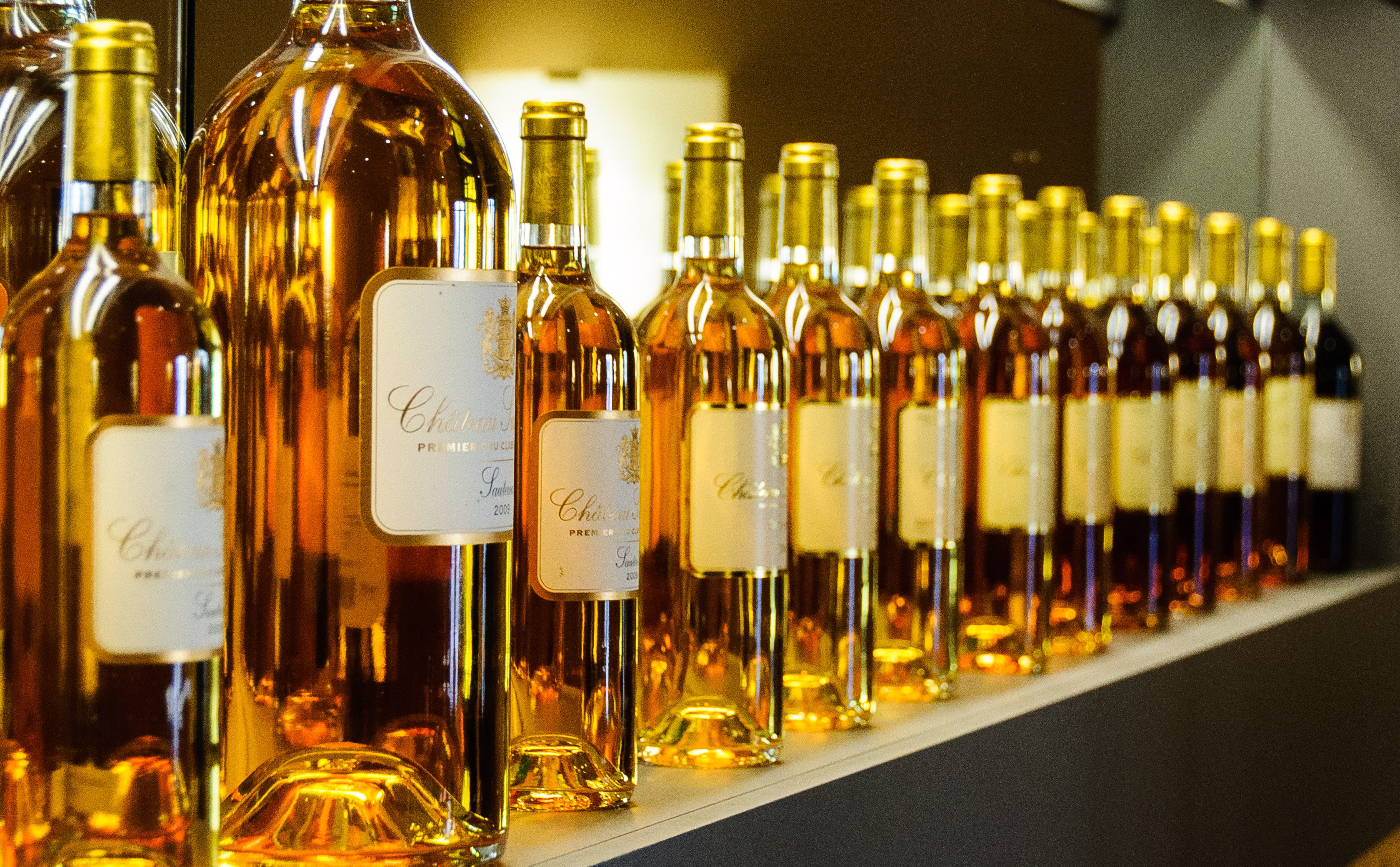 transparent, focus, no people, bottles, photography, wine bottle, selective, liquor store, bordeaux, chateau, glass, alcohol, drink, abundance, sauternes, HD Wallpaper