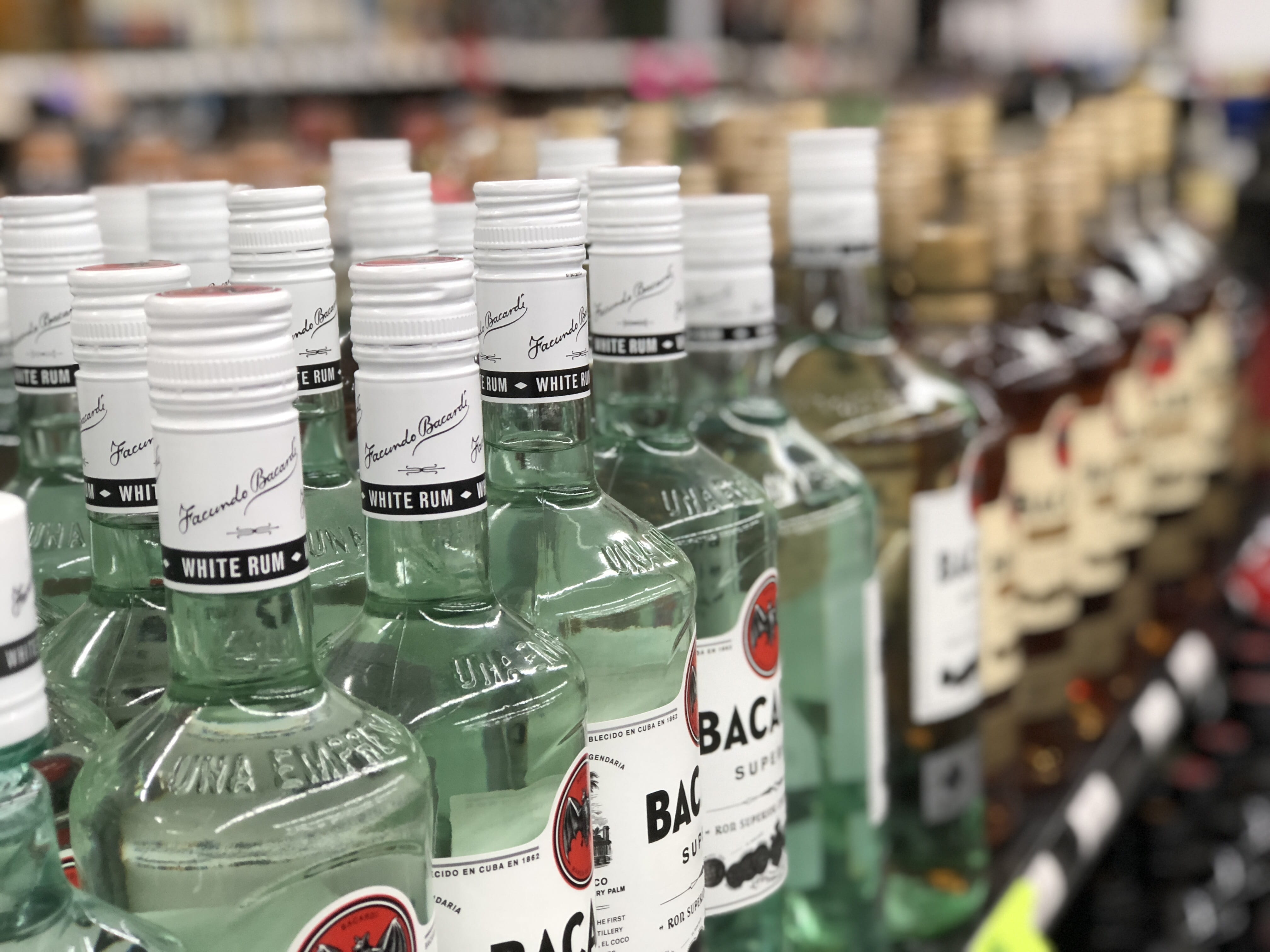 in a row, indoors, arrangement, focus on foreground, large group of objects, 4K, sale, for sale, communication, glass - material, liquor store, non-western script, HD Wallpaper