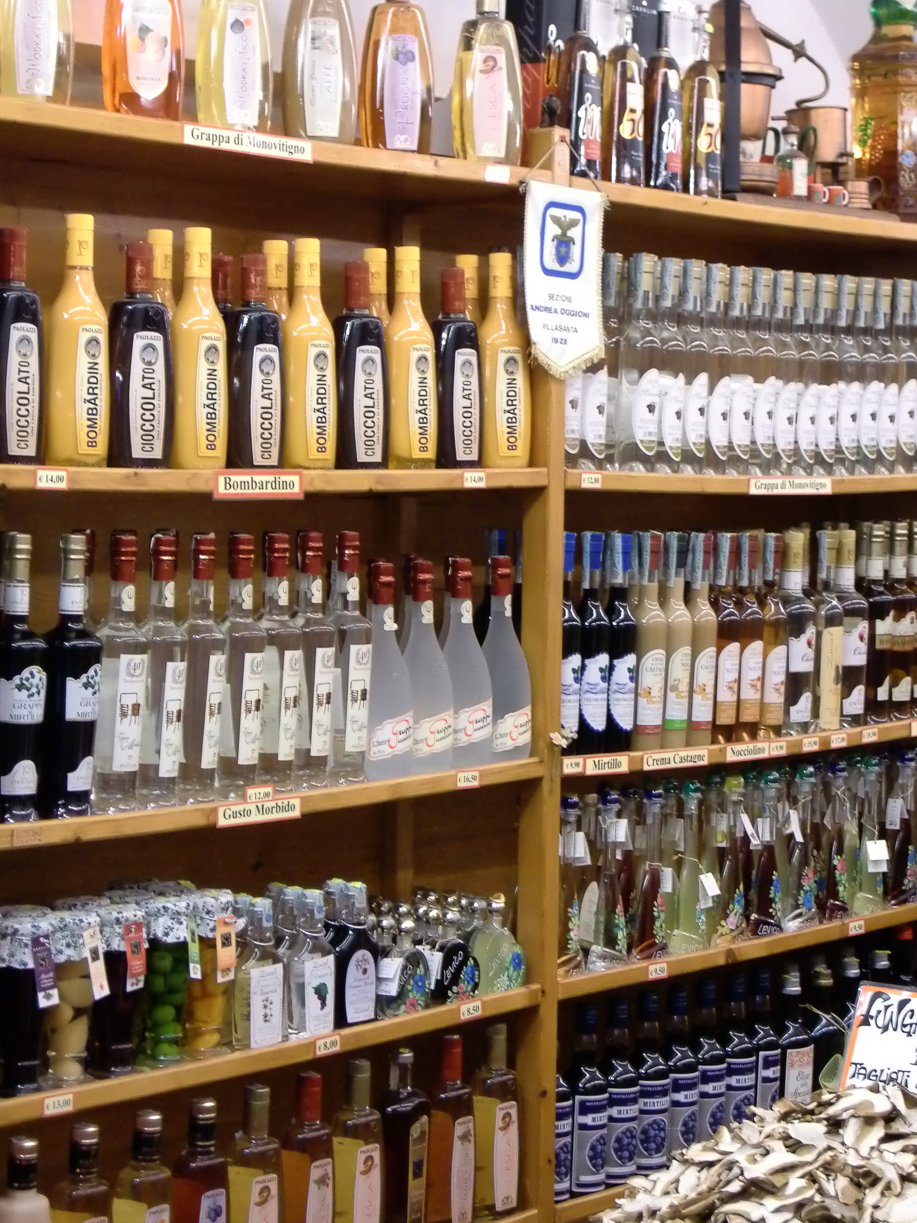 wine, glass bottle, alcohol, shelf, indoors, retail display, drink, wine bottle range, wine sale, bottles, arrangement, wines, food and drink, 4K, side by side, Phone HD Wallpaper