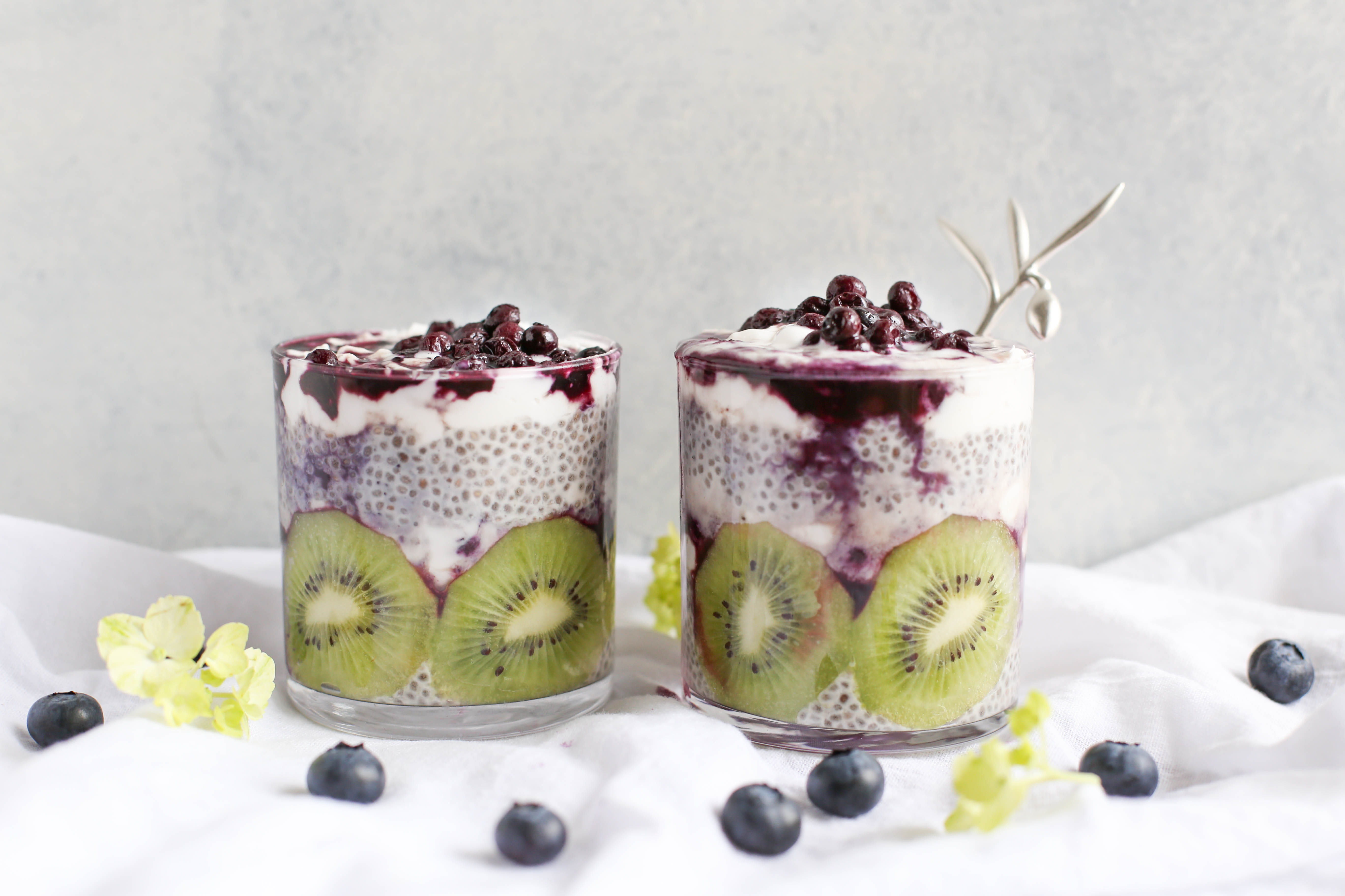 clear, beverages, indoors, kiwi, 5K, blueberry, ready-to-eat, temptation, no People, chia, cups, kiwi - fruit, food And Drink, sago, jars, close-up, raspberry, HD Wallpaper