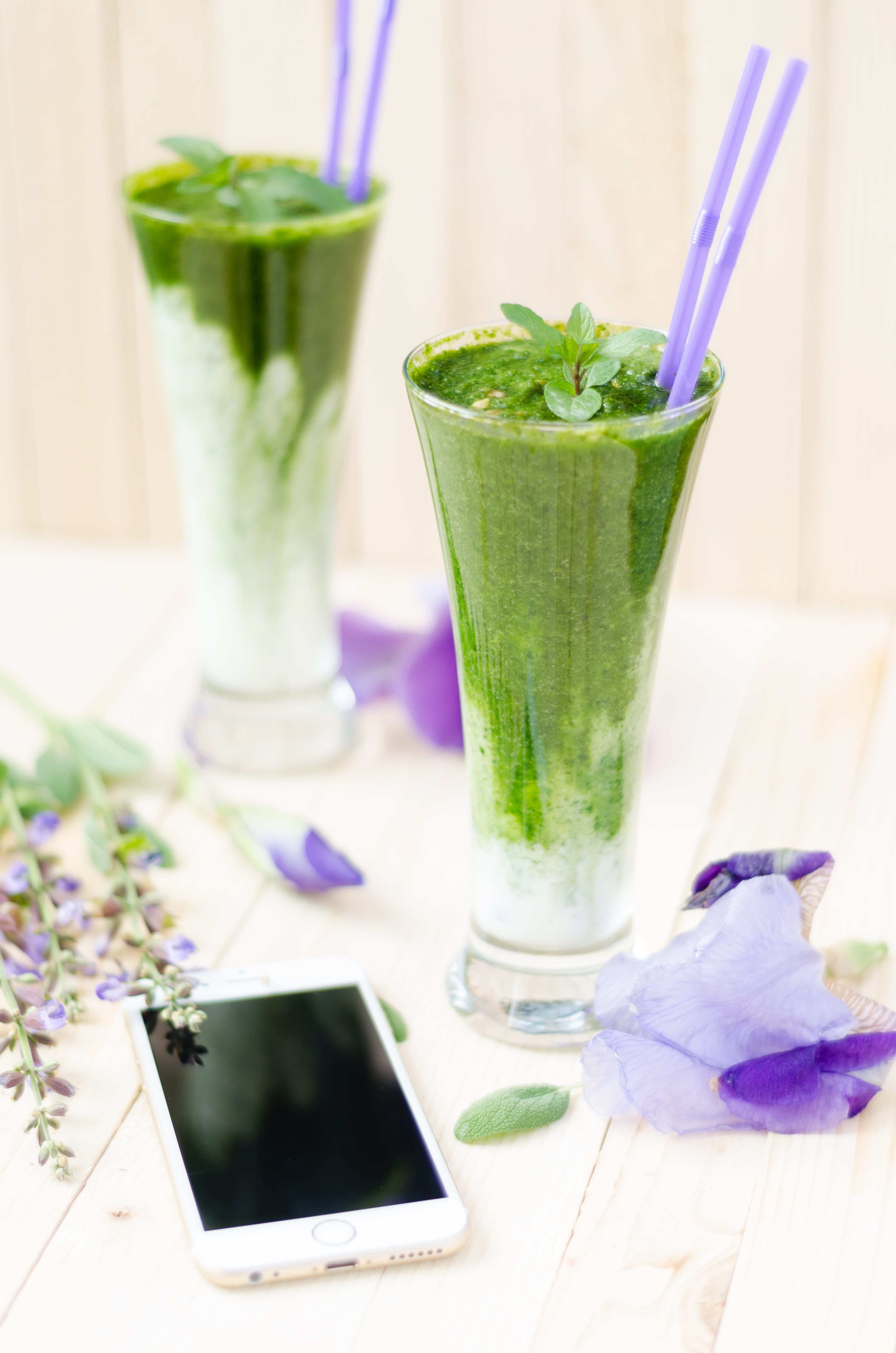 close-up, mint, no people, clear, fresh, refreshment, food and drink, herb, drinking glass, glass, healthy eating, green, drinks, drink, juice, wellbeing, Phone HD Wallpaper