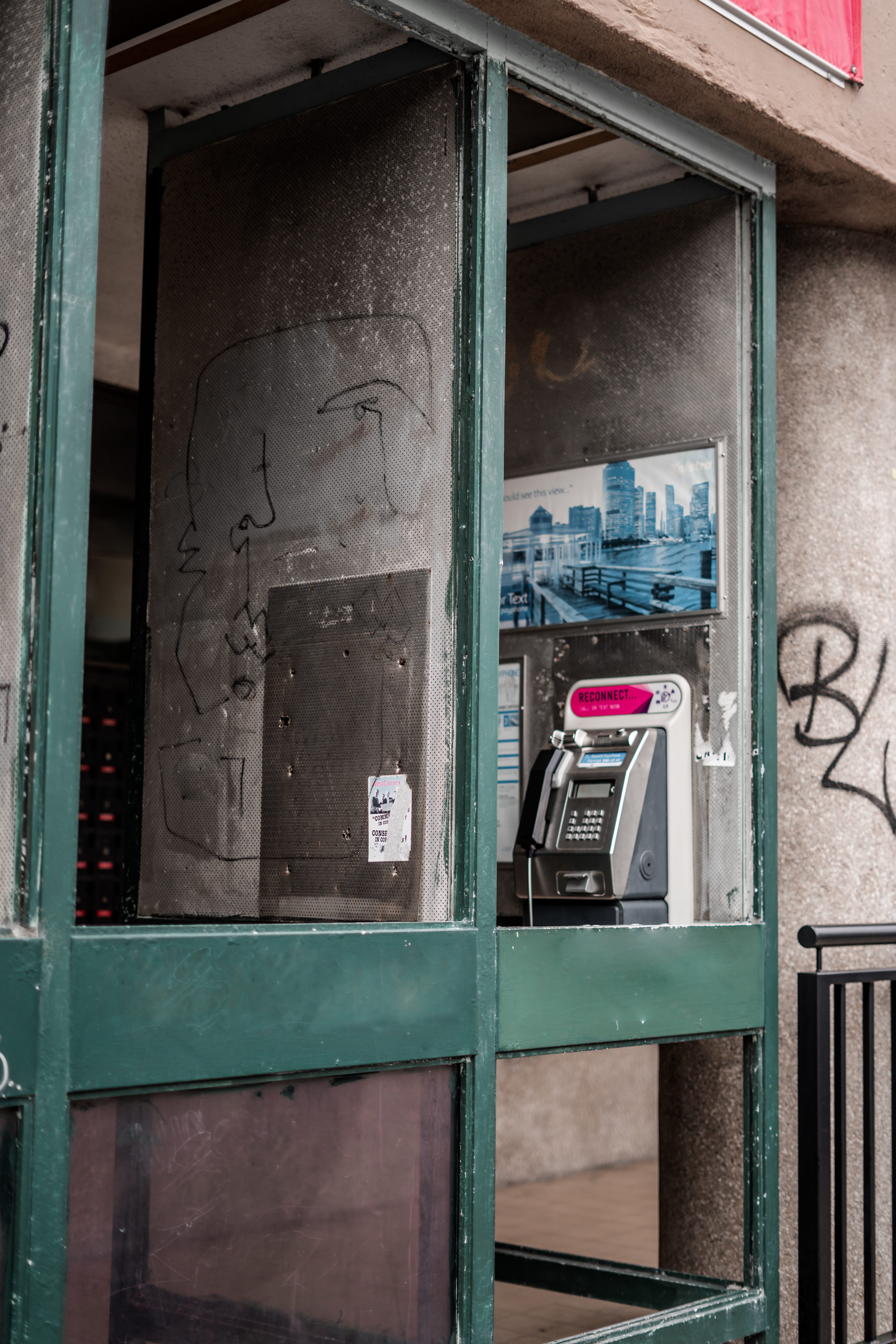 door, dialling, absence, window, green, mode of transportation, warm tones, business, entrance, 5K, telephone, technology, cabinet, dial, building, transportation, Phone HD Wallpaper
