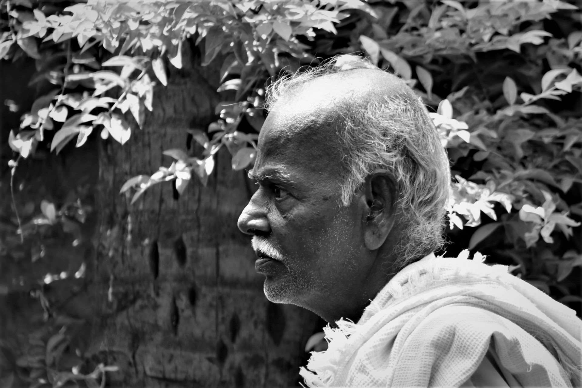 profile view, father, oldman, contemplation, outdoors, 1080P, day, senior adult, looking away, one person, chrome, side view, real people, canon, males, HD Wallpaper