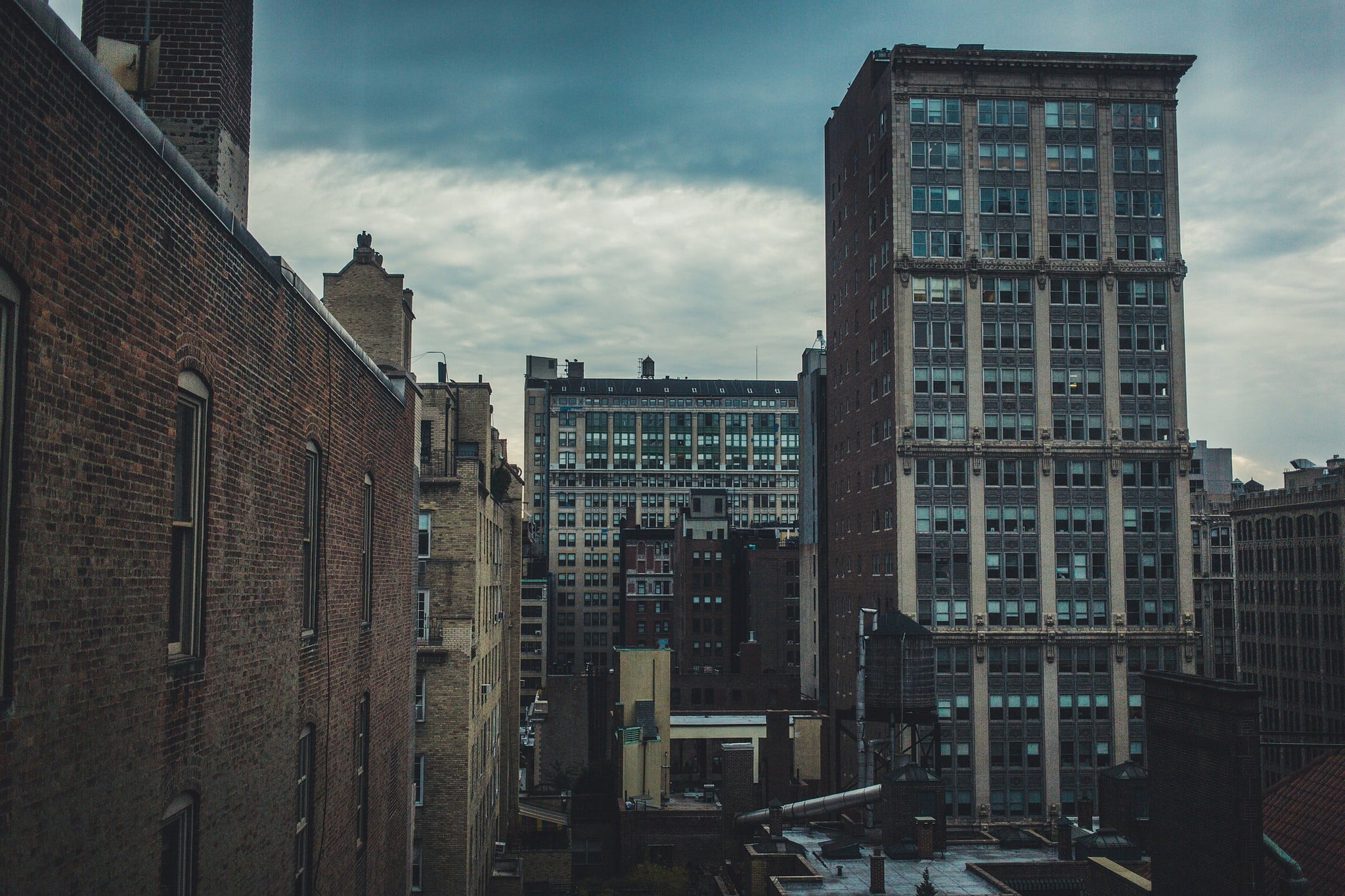 window, street, skyscraper, cityscape, overcast, no people, architecture, financial district, nature, office building exterior, apartment, city, urban, HD Wallpaper