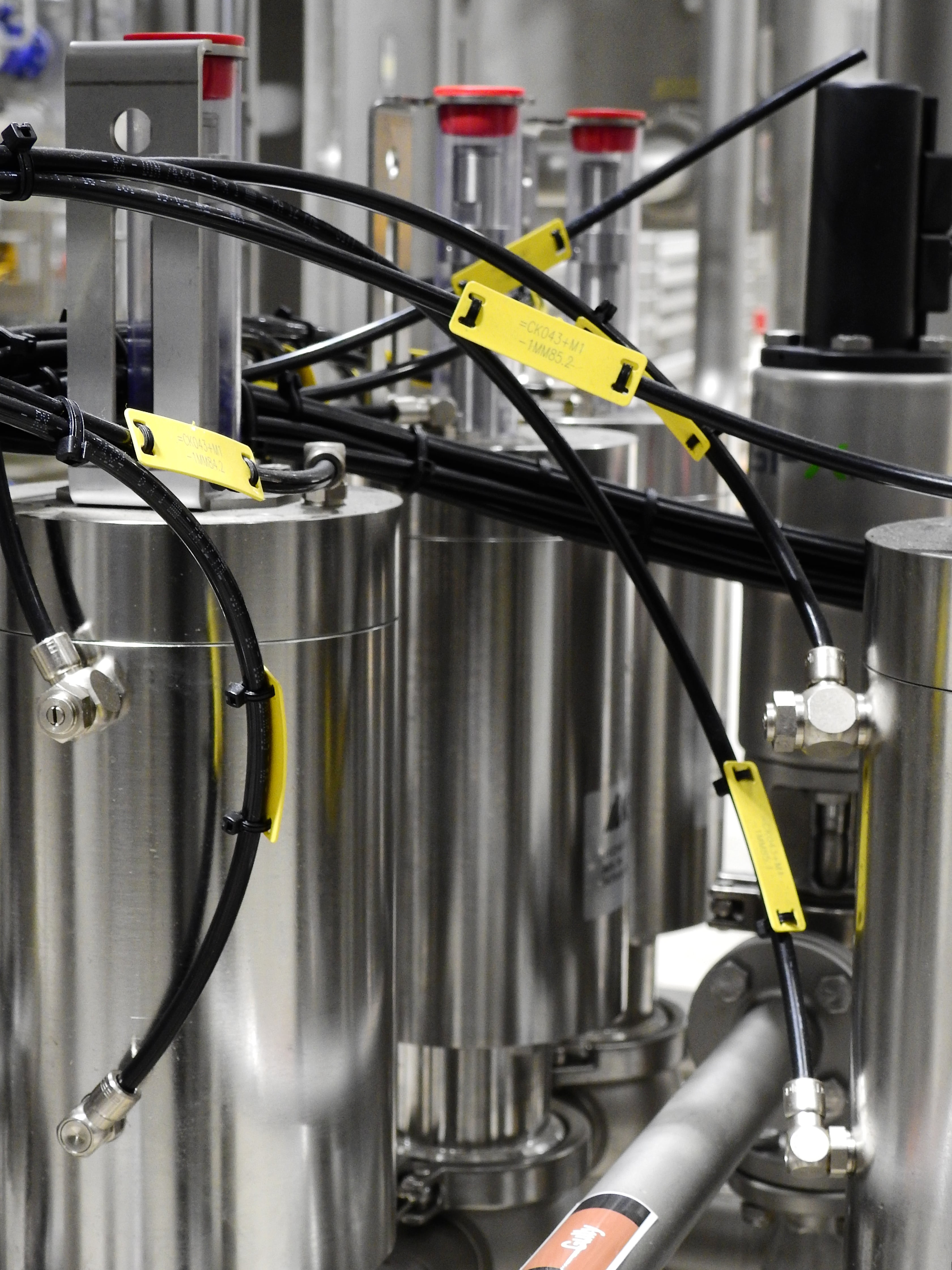 machine, lines, connection, pipe - tube, industrial, filling, tube, photography, production line, closeup, indoors, close-up, equipment, stainless steel, Phone HD Wallpaper