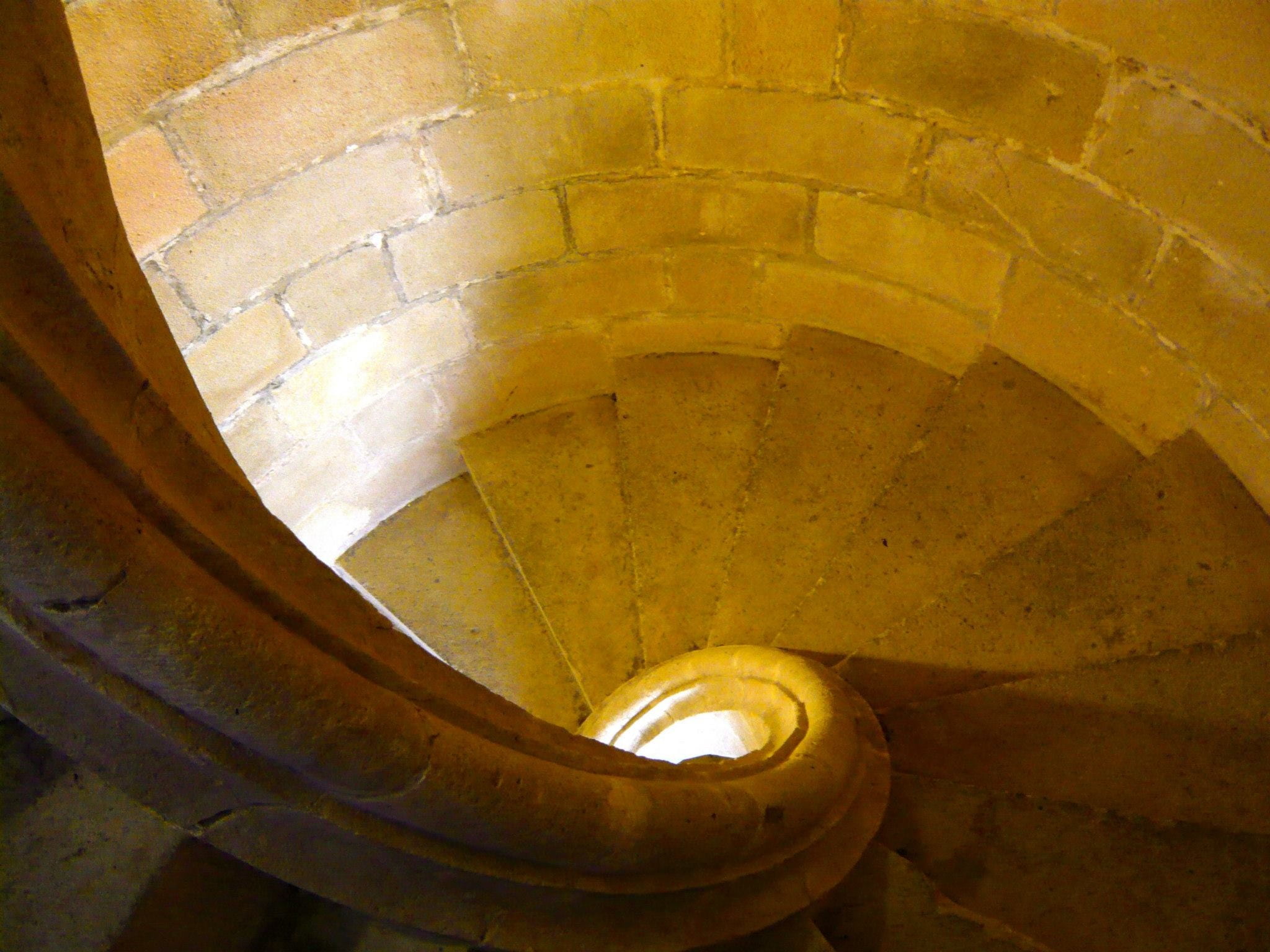 directly below, architecture, spiral staircase, classical style, metal, high angle view, built structure, history, spiral, 1080P, railing, steps and staircases, HD Wallpaper
