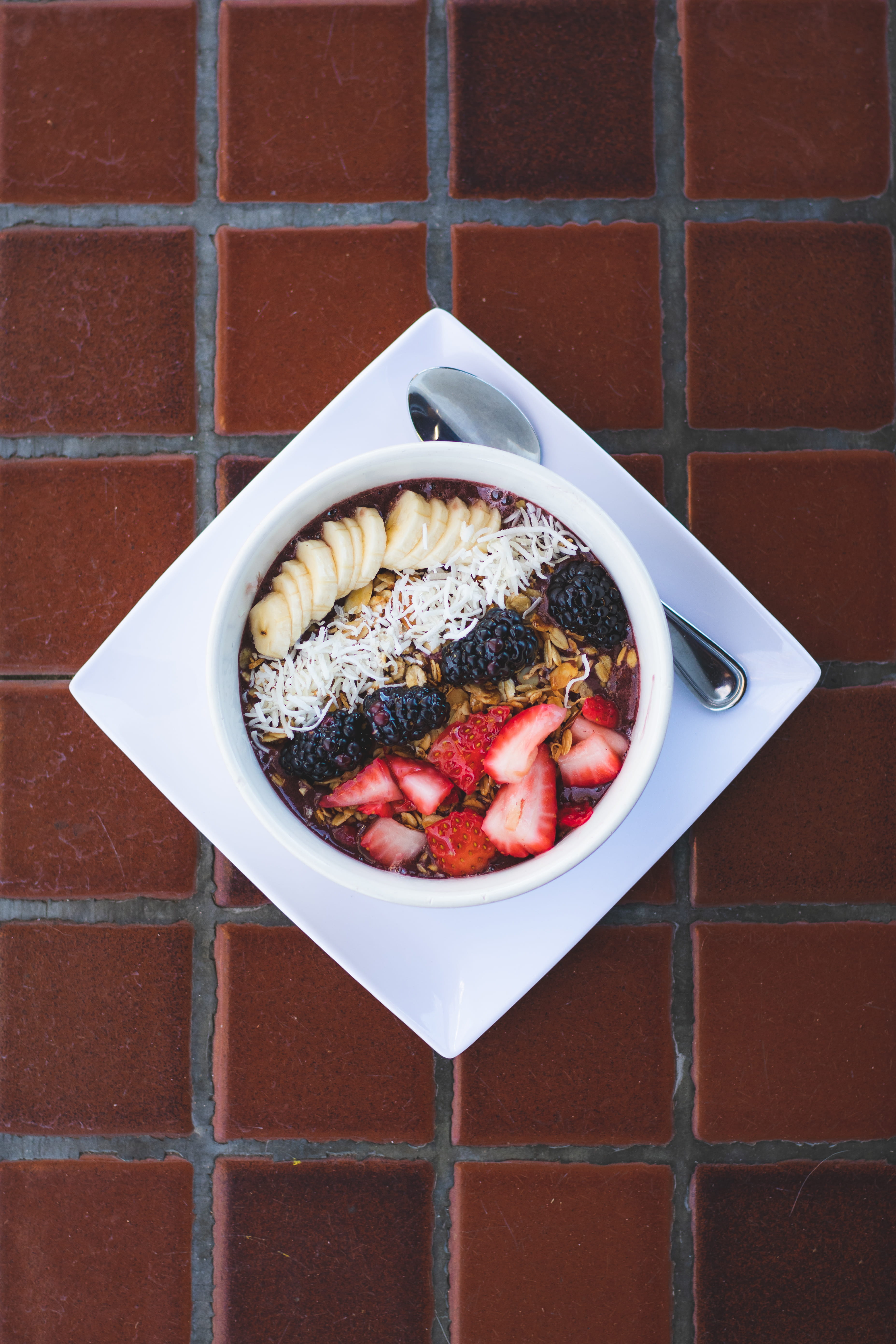 red, plant, flooring, usa, floor, wellbeing, blueberry, coffeeshop, ready-to-eat, tile, close-up, santee, strawberries, granola, acai, breakfast, freshness, Phone HD Wallpaper