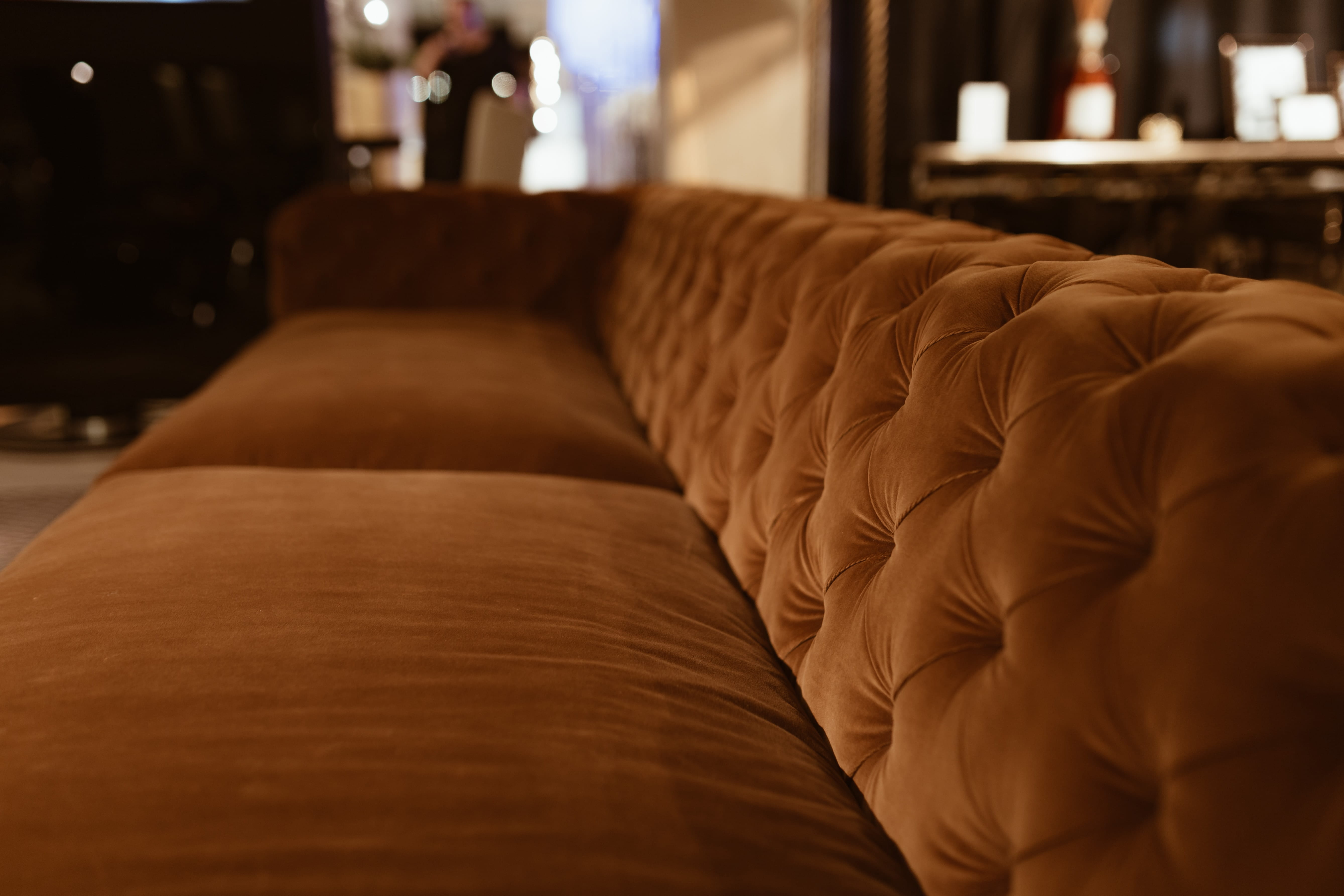 home, indoors, bar - drink establishment, focus on foreground, sofa, couch, cushions, food and drink, wealth, business, seat, furniture, in a row, empty, HD Wallpaper