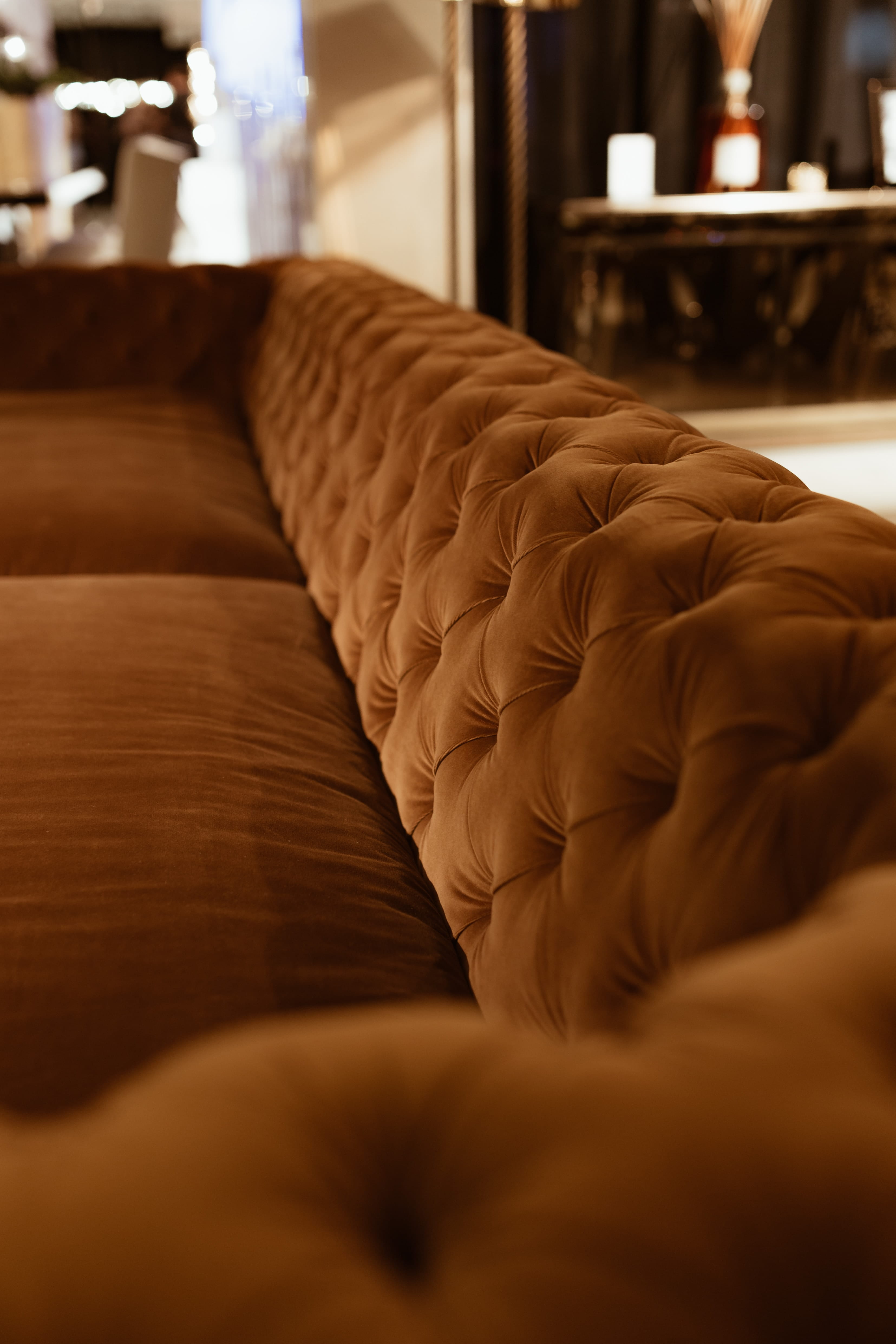 velvet, leather, business, sofa, domestic room, cozy, pattern, furniture, selective focus, cushions, cosy, temptation, 4K, armchair, expensive, relaxation, Phone HD Wallpaper
