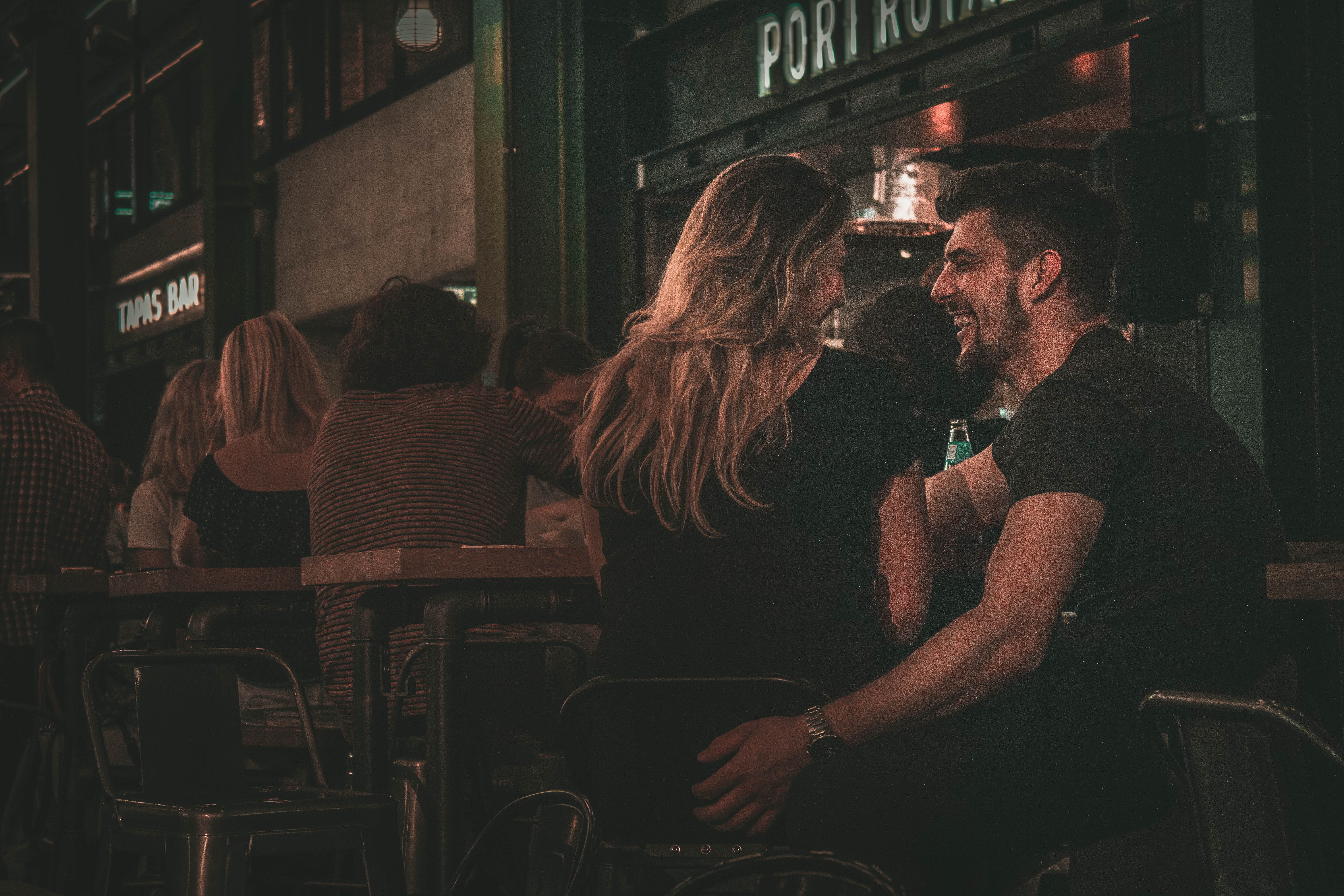 bar - drink establishment, food, pub, club, real people, hair, leisure activity, alcohol, romance, couple, food court, happines, indoors, men, casual clothing, HD Wallpaper