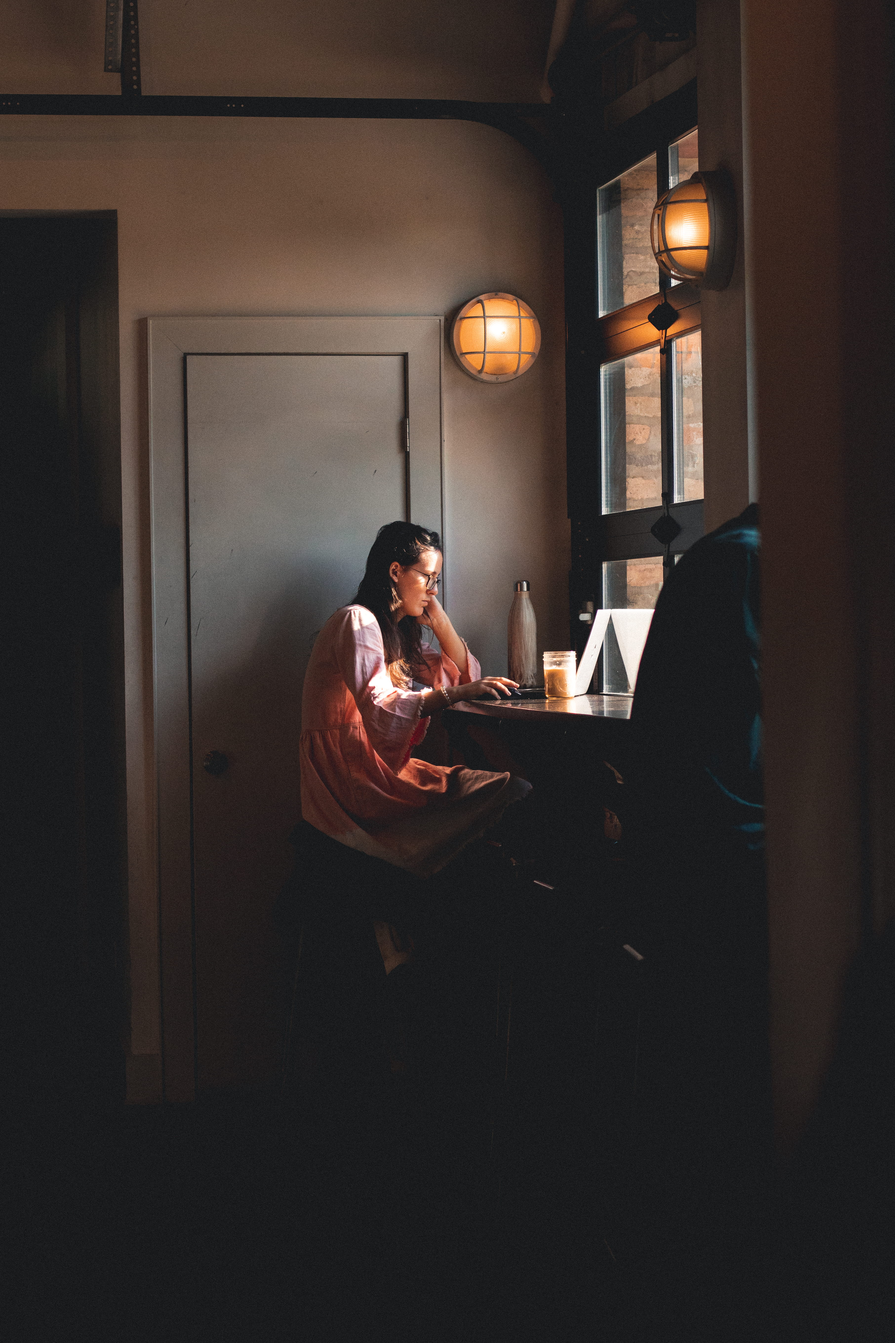 cafe, brainstorming, communication, surfing the Net, teamwork, typing, dark, women, working Late, casual Clothing, lifestyles, sunlight, two People, 5K, Phone HD Wallpaper