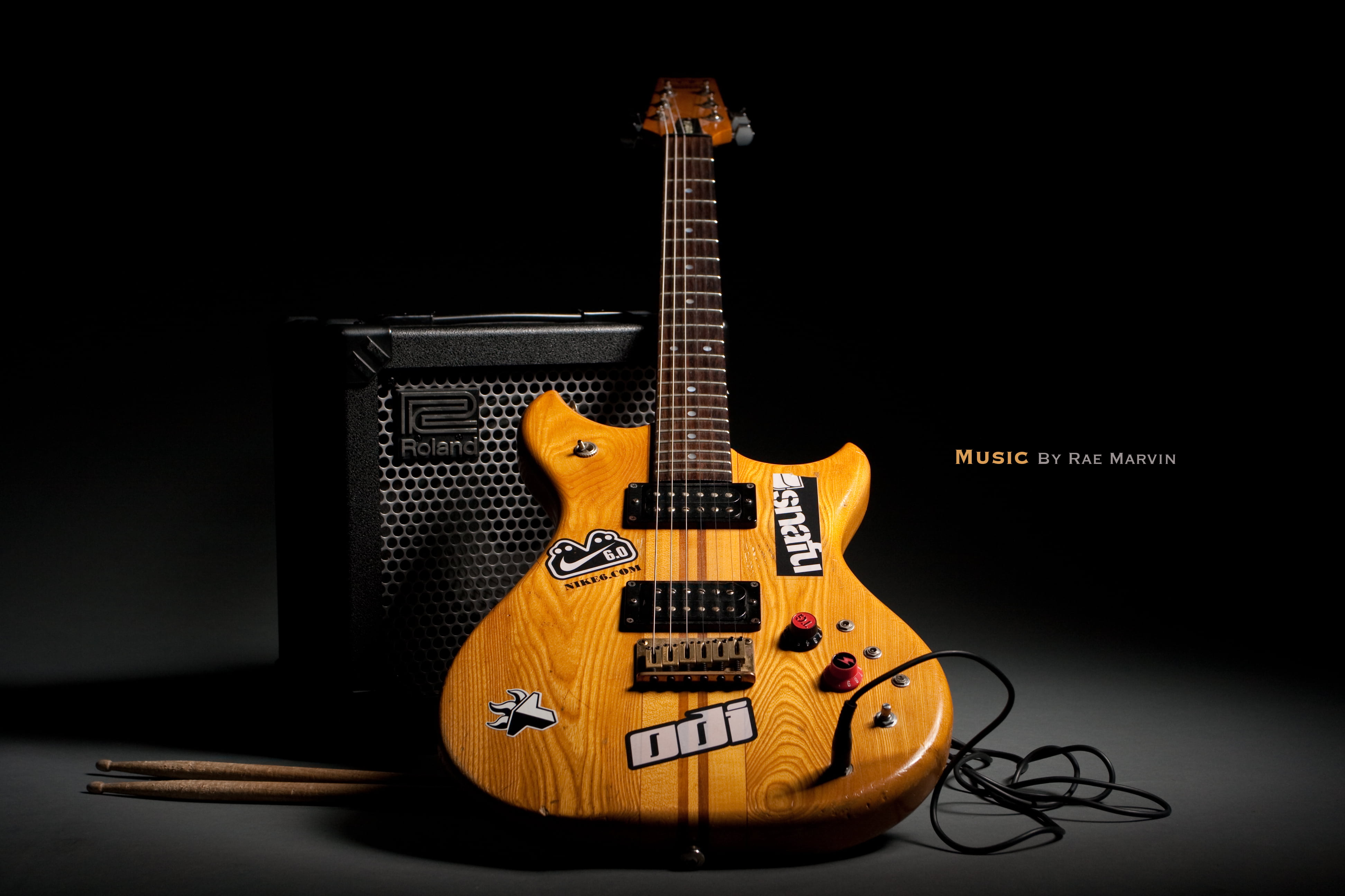 arts culture and entertainment, musical instrument, aggression, background, music, rock music, bass guitar, guitar, indoors, cable, wood - material, black background, HD Wallpaper