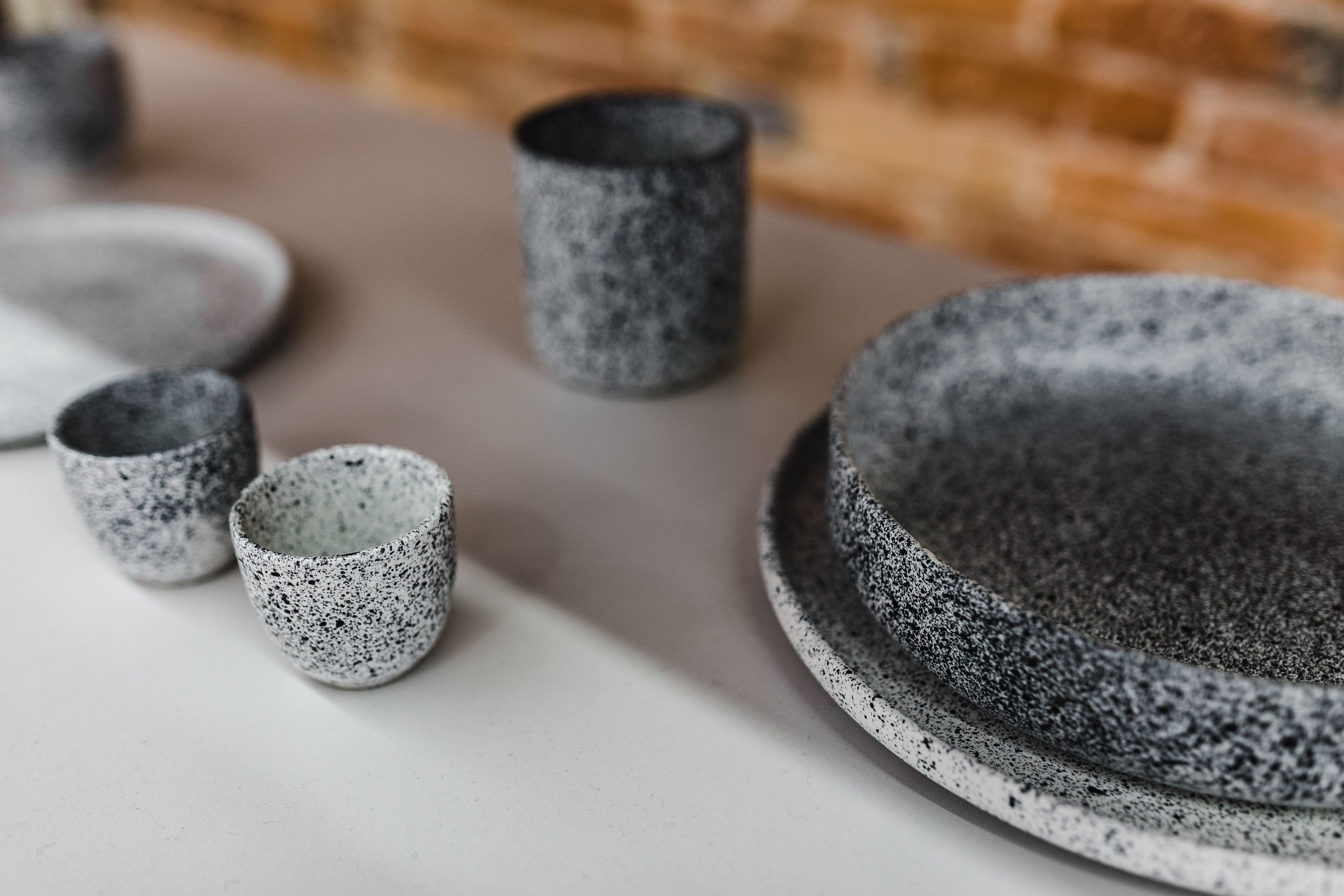 focus on foreground, pottery, lifestyles, kitchenware, still life, food, temptation, high angle view, hairbrush, tablecloth, ceramic, food and drink, salt - mineral, HD Wallpaper