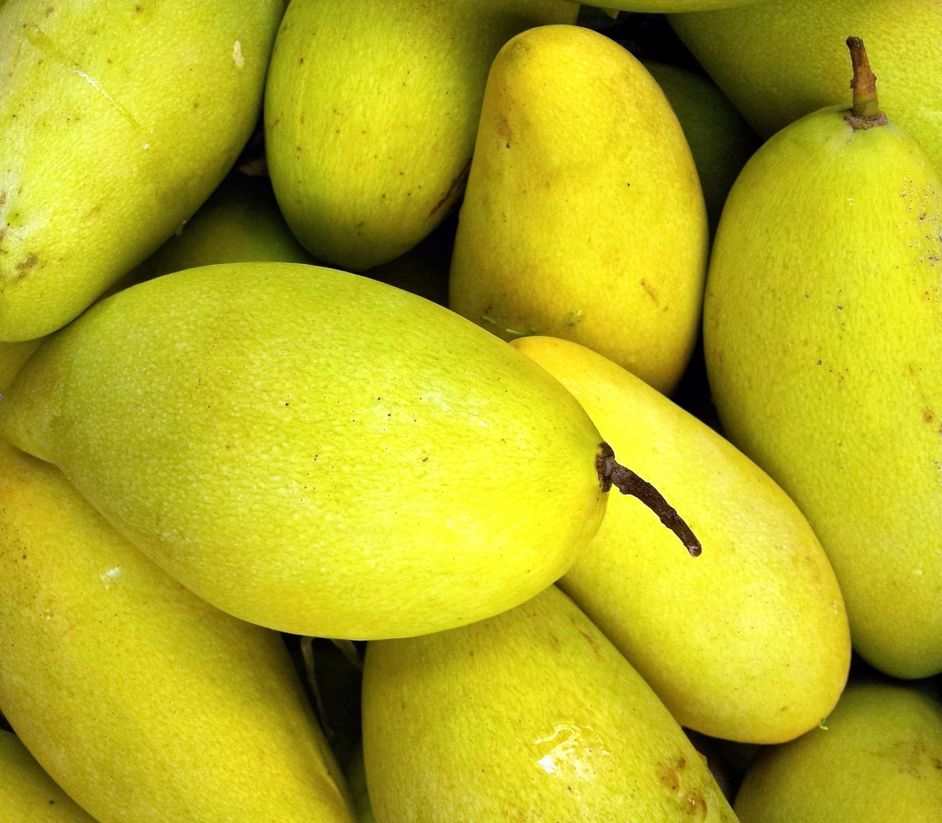 healthy Eating, for sale, exotic, pear, yellow, snack, wellbeing, day, close-up, organic, season, eat, crop, cuisine, groceries, mangoes, food And Drink, HD Wallpaper