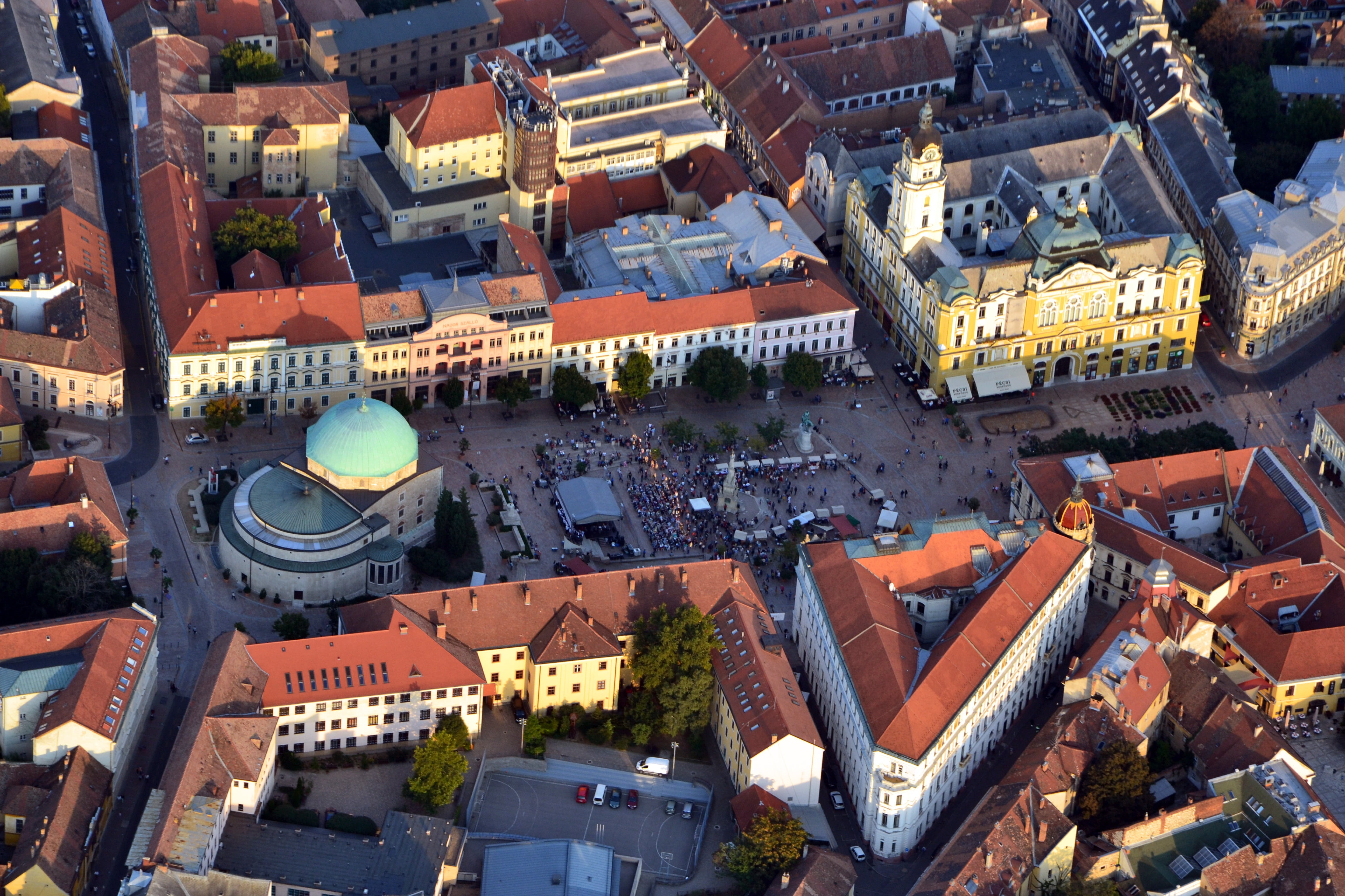 4K, view, building, architecture, photo, places of interest, residential district, settlement, tower, people, nature, baranya, wine festival, town, roof, HD Wallpaper