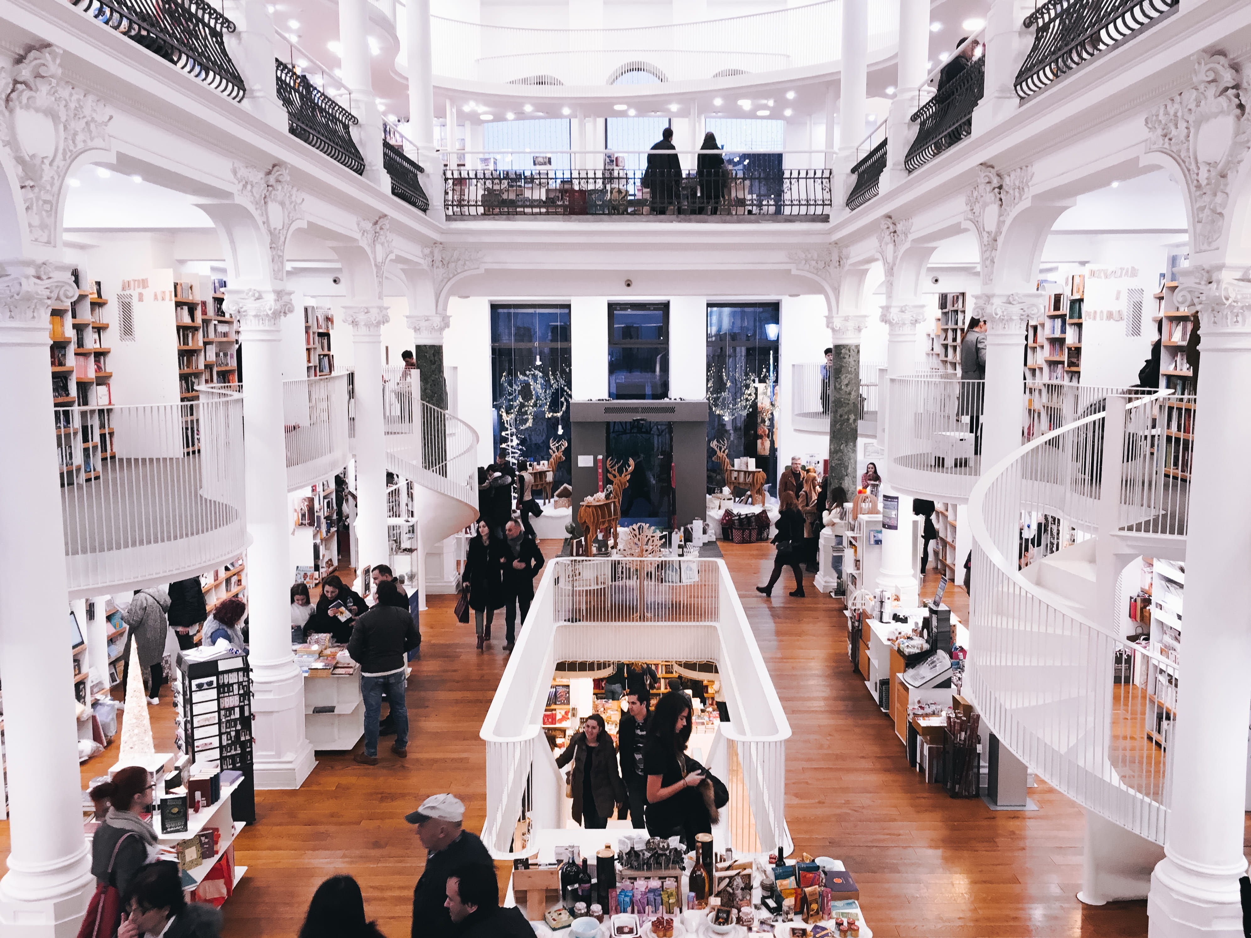crowd, furniture, shopping, reception, real people, women, table, plaza, building, lobby, urban, 4K, shopping mall, built structure, group of people, consumerism, HD Wallpaper