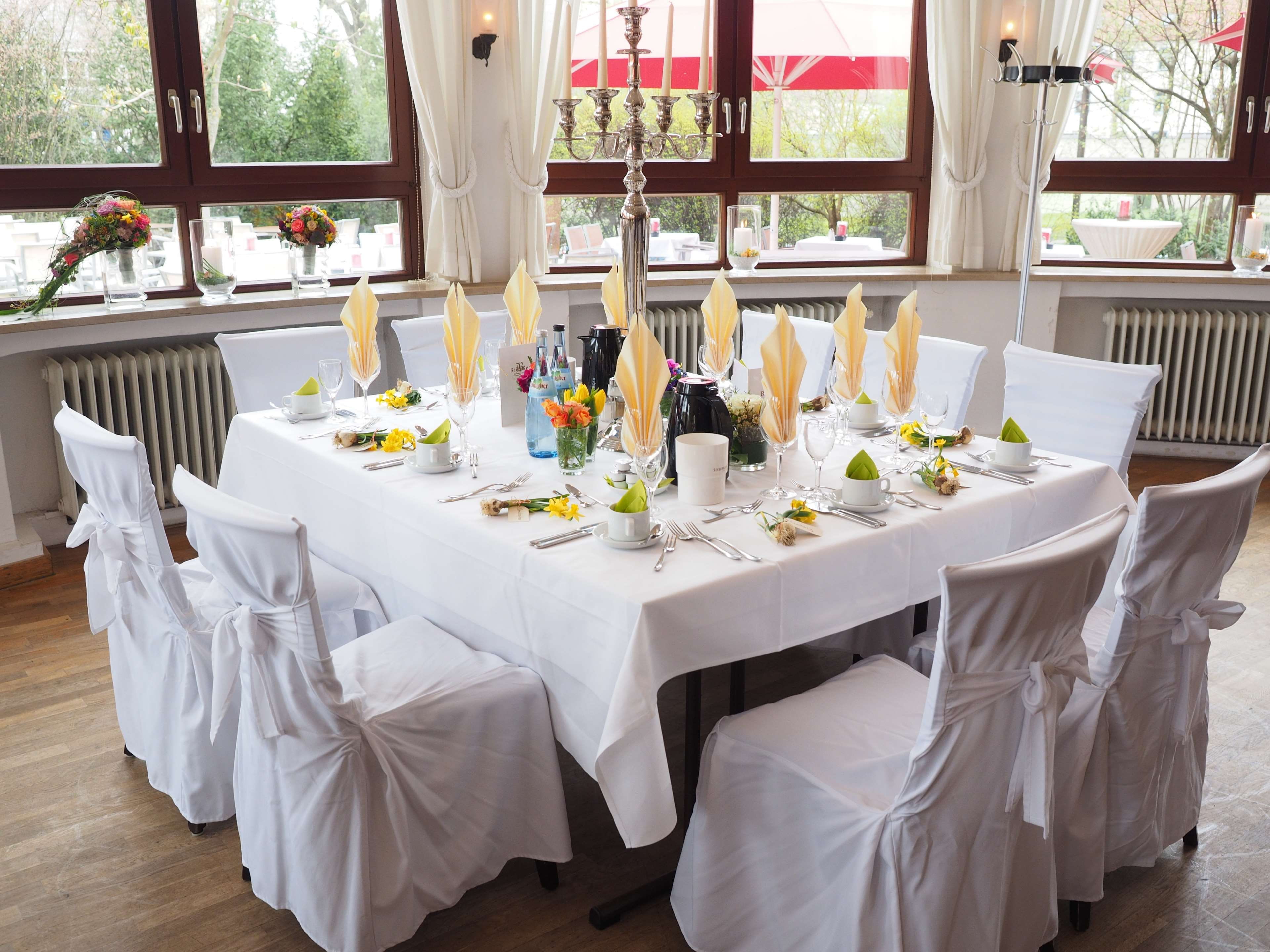 festive, rece, window, absence, covered, arrangement, hall, celebration, wineglass, setting, chairs, chair, candles, no people, household equipment, seat, HD Wallpaper