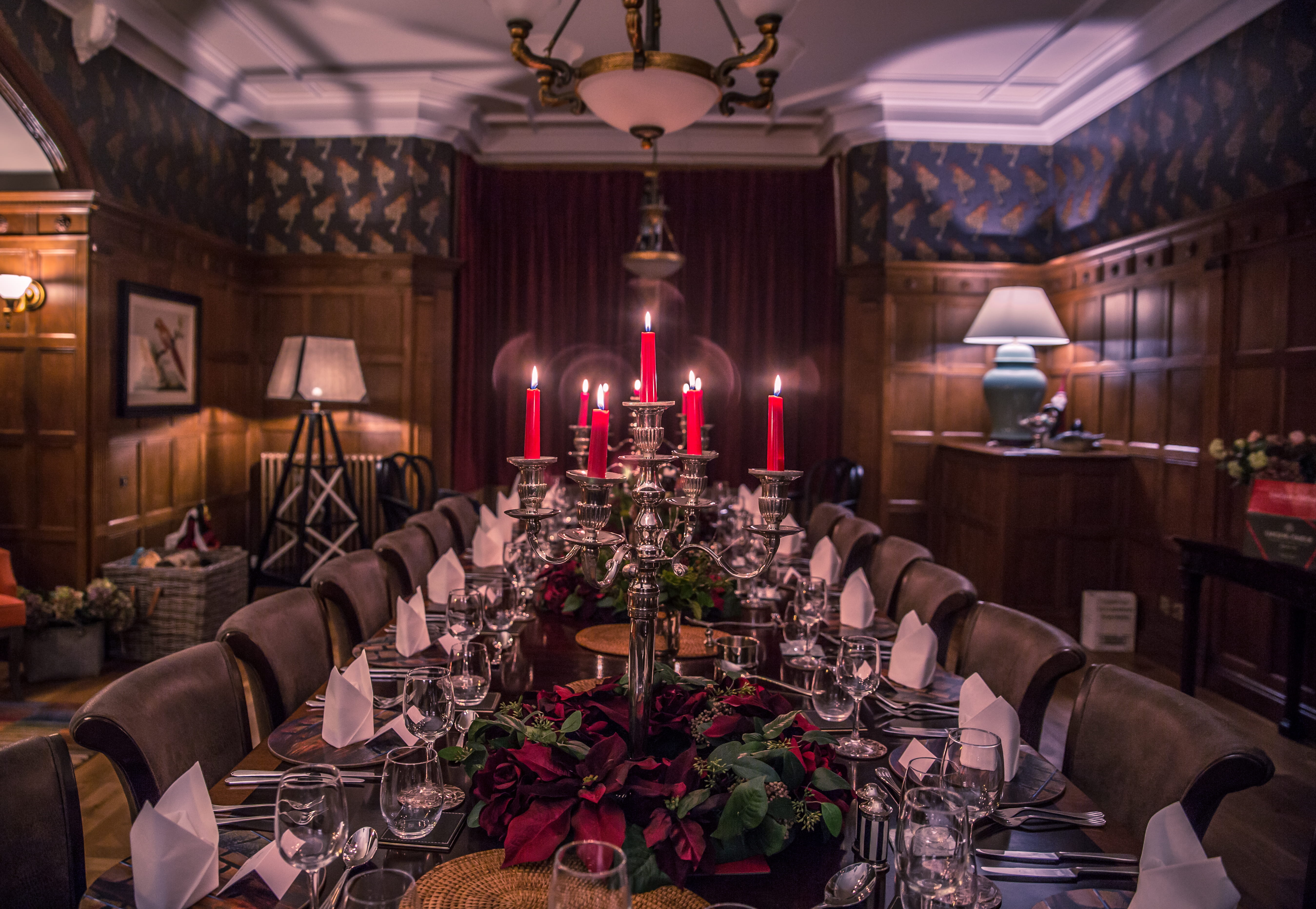 dining room, food and drink, indoors, matching, setting, restaurant, candles, pottery, room, hall, illuminated, luxury, chair, seat, table, business, vase, HD Wallpaper