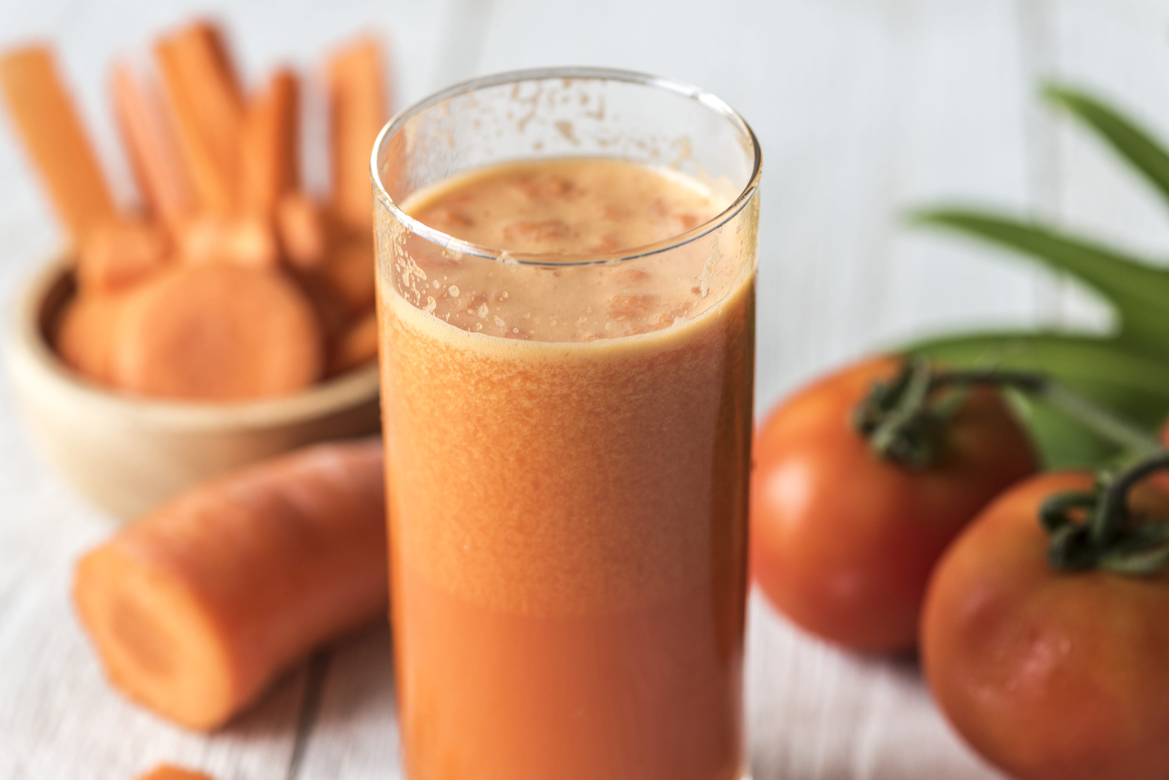 indoors, natural, juicy, carrot, sliced, vegetable, diet, breakfast, blurred background, freshness, juice, food and drink, highball, 4K, root vegetable, HD Wallpaper
