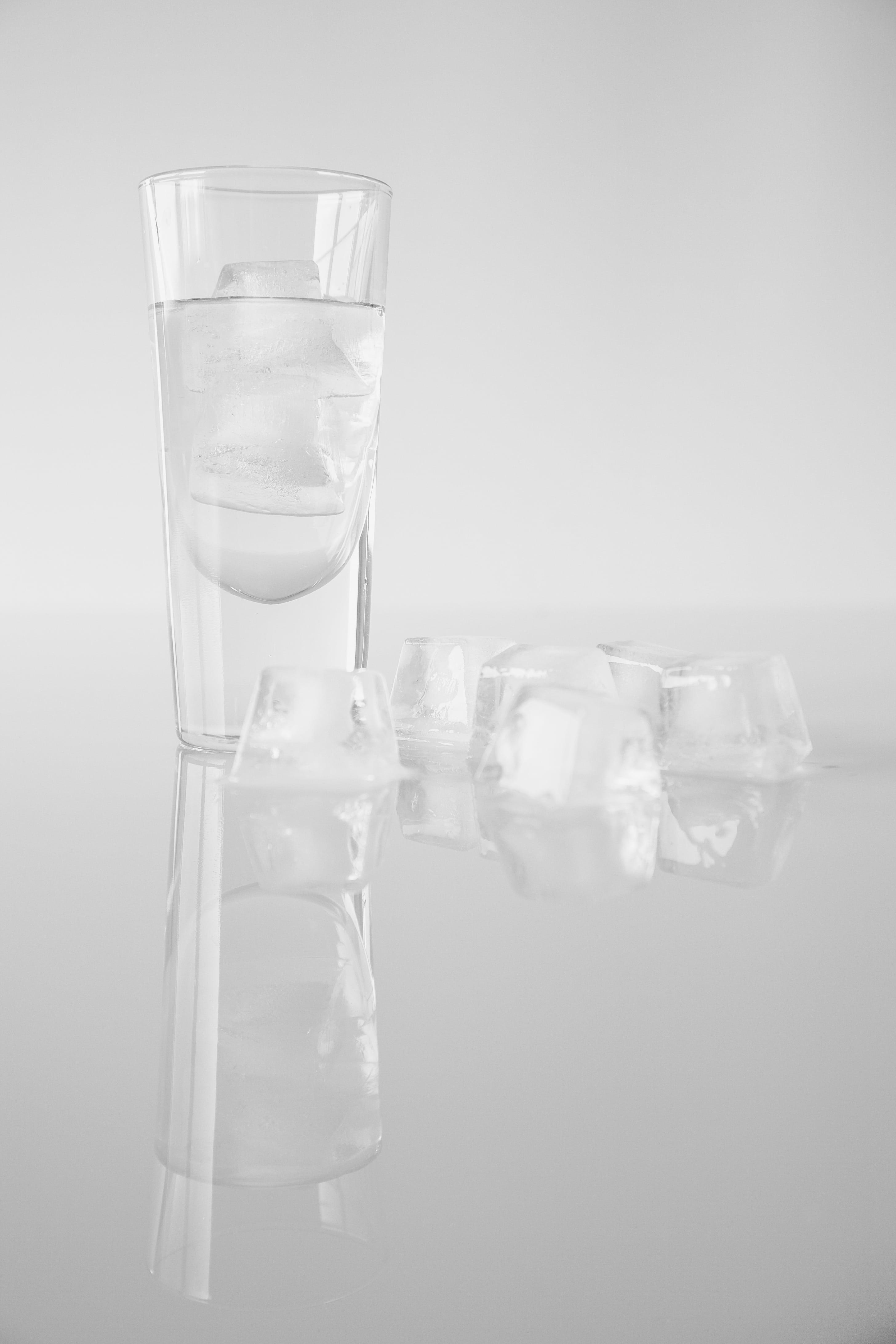 drink, highball, transparent, cocktail glass, indoors, close-up, refreshment, food and drink, studio shot, high percentage, table, reflection, no people, Phone HD Wallpaper