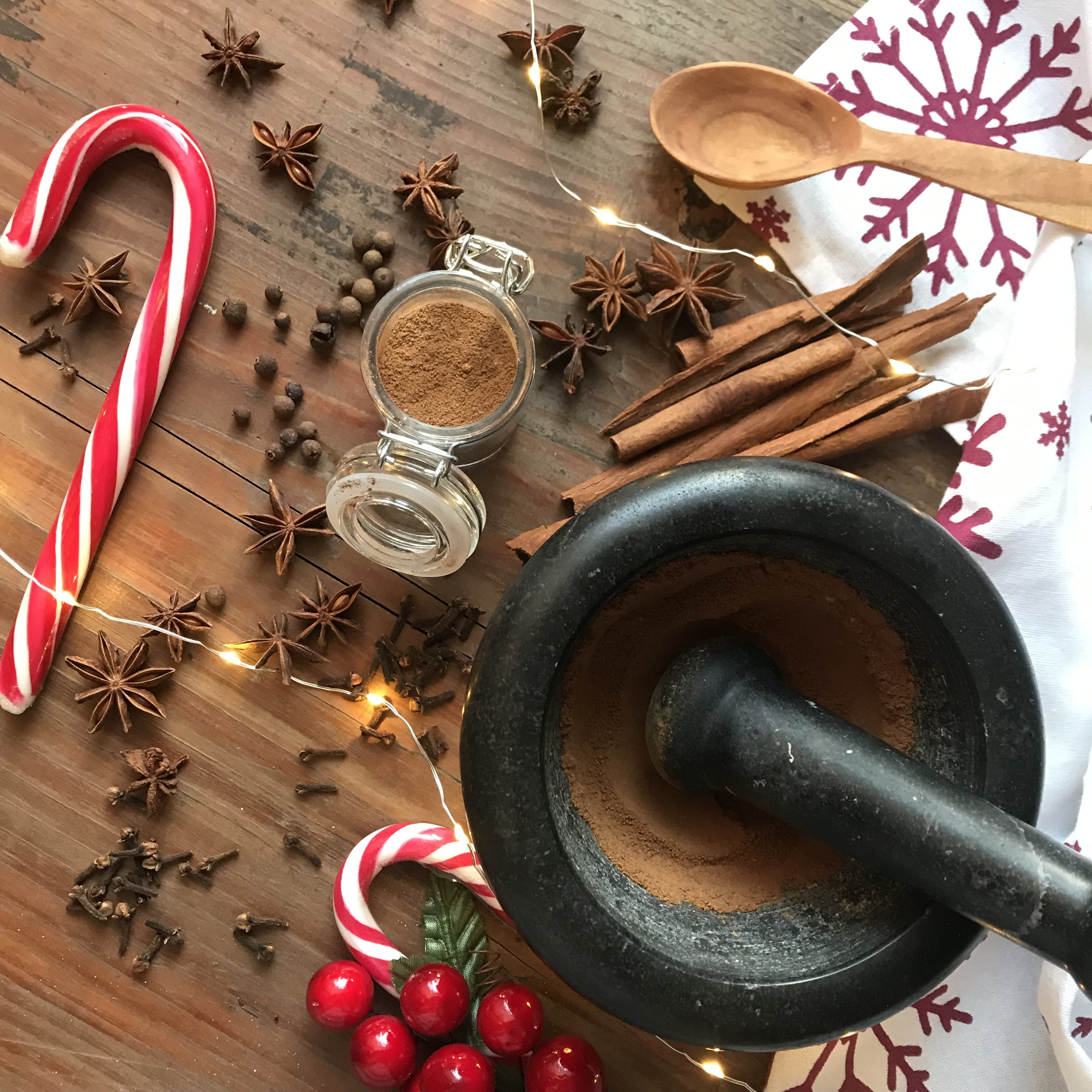 table, cinnamon, wellbeing, directly above, aroma, allspice, bowl, kitchen, large group of objects, natural, still life, anise, high angle view, spicy, Phone HD Wallpaper