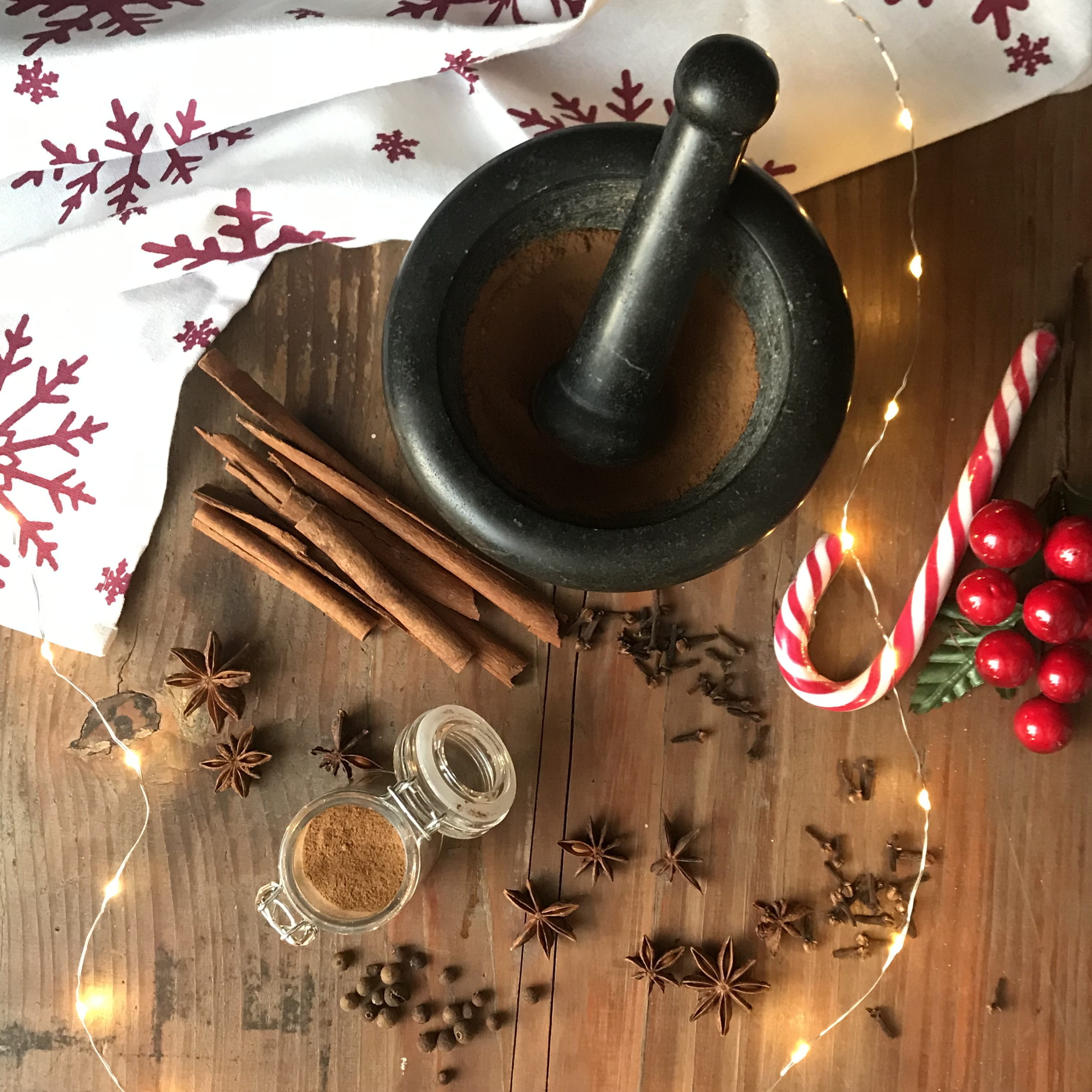spicy, dry, wooden, rustic, taste, wood - material, nature, natural, 2K, freshness, spice, anise, fire, allspice, high angle view, still life, kitchen, Phone HD Wallpaper