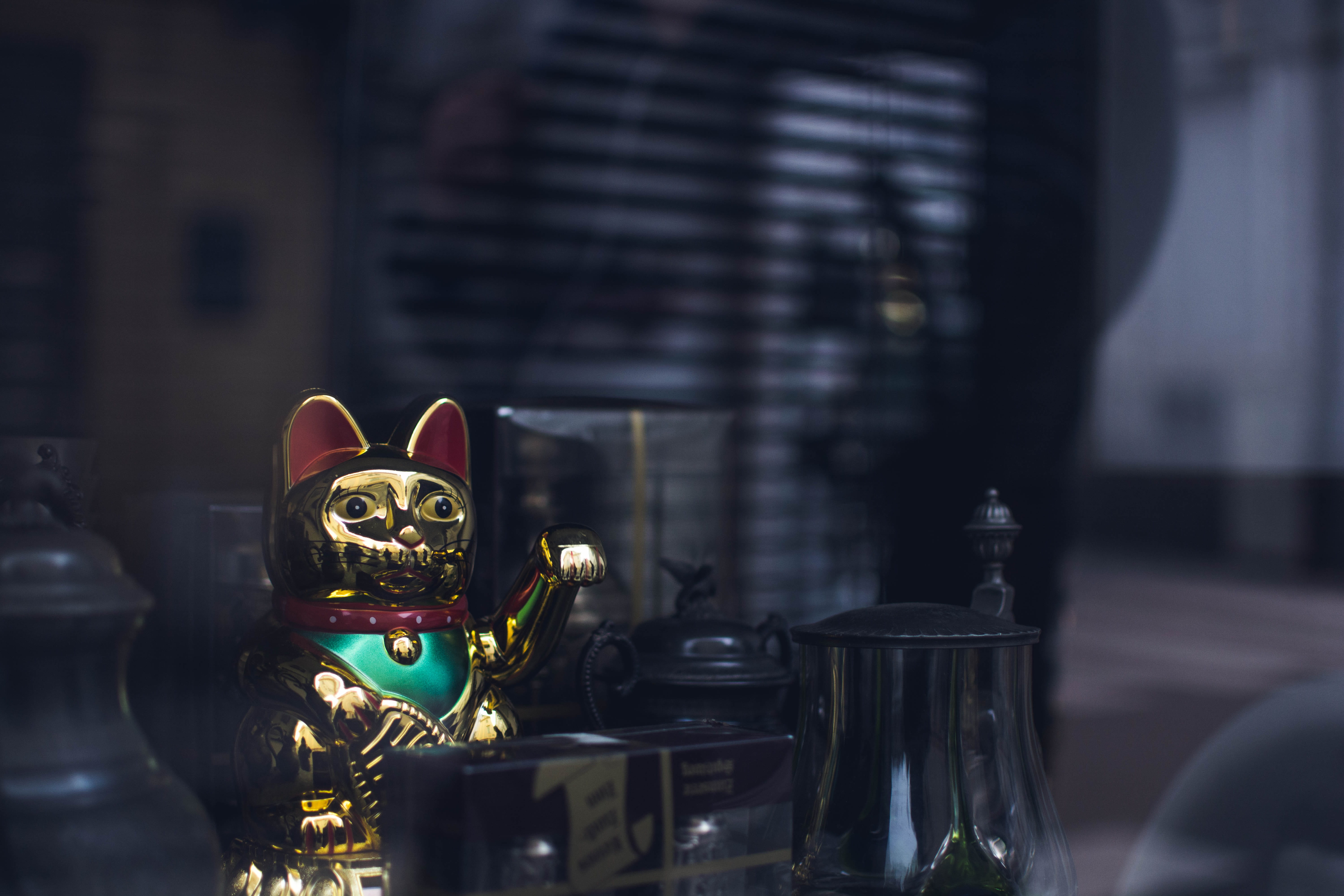 spirituality, close-up, vehicle, still life, championship, sculpture, light, table, technology, blur, adult, coffee, city, architecture, selective focus, HD Wallpaper
