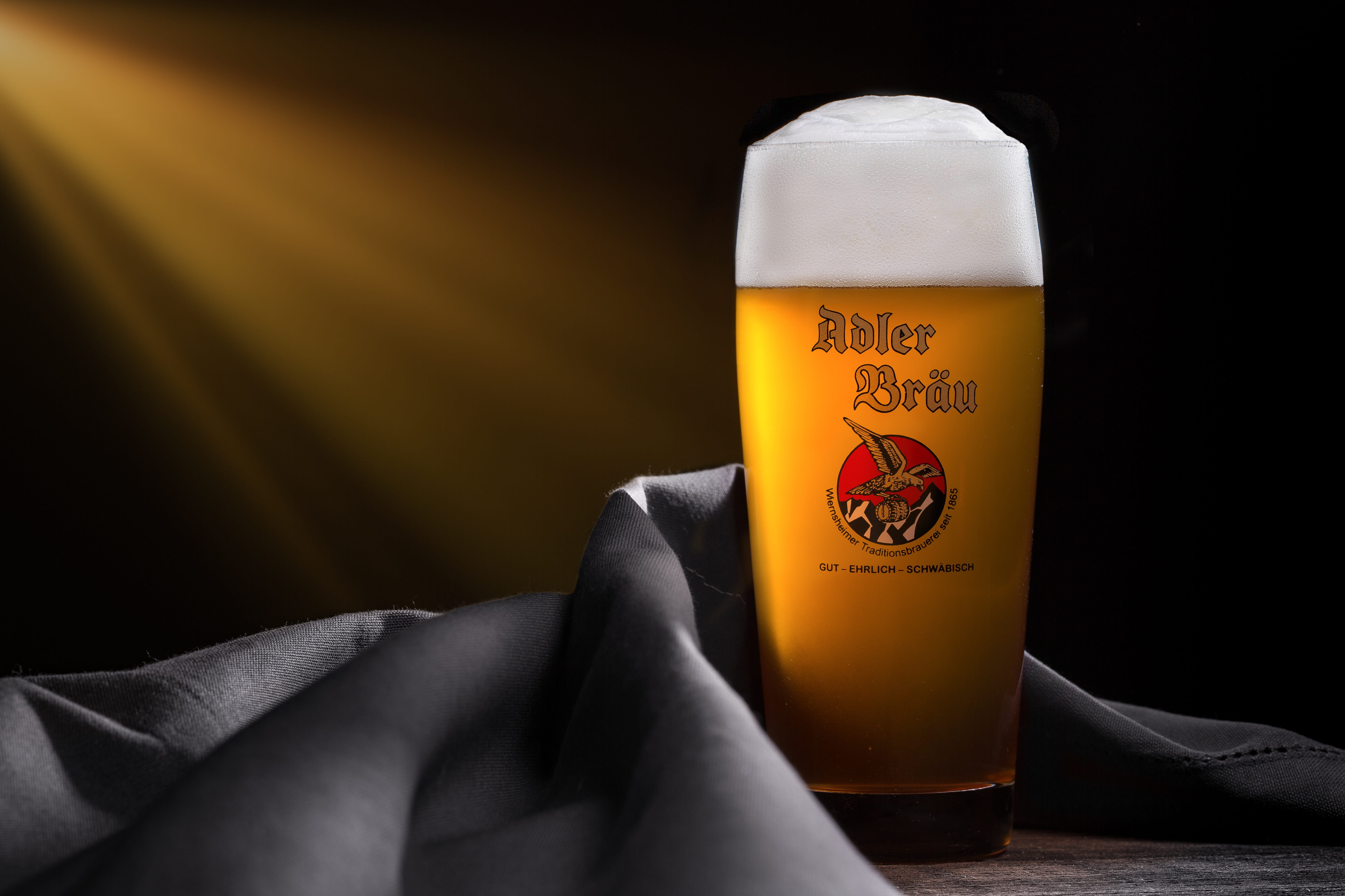 beers, indoors, foam, black background, hops, lifestyles, beer glass, yellow, beer, refreshment, adler bräu, frothy drink, studio shot, brew, household equipment, HD Wallpaper