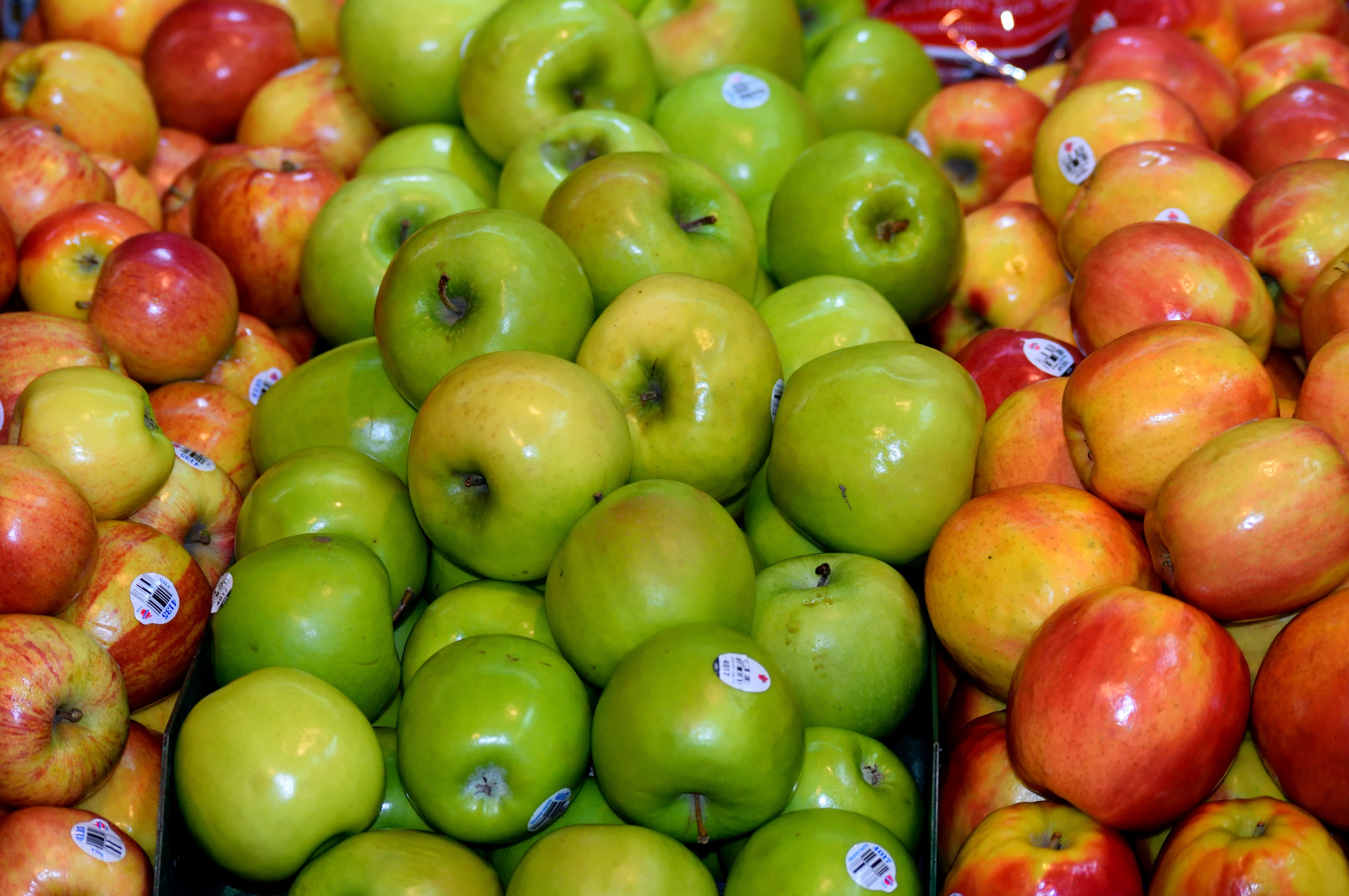 sale, full frame, harvest, vegan, consumerism, backdrop, buy, healthy eating, ripe, supermarket, natural, color, store, fresh, nutrition, red, colorful, HD Wallpaper