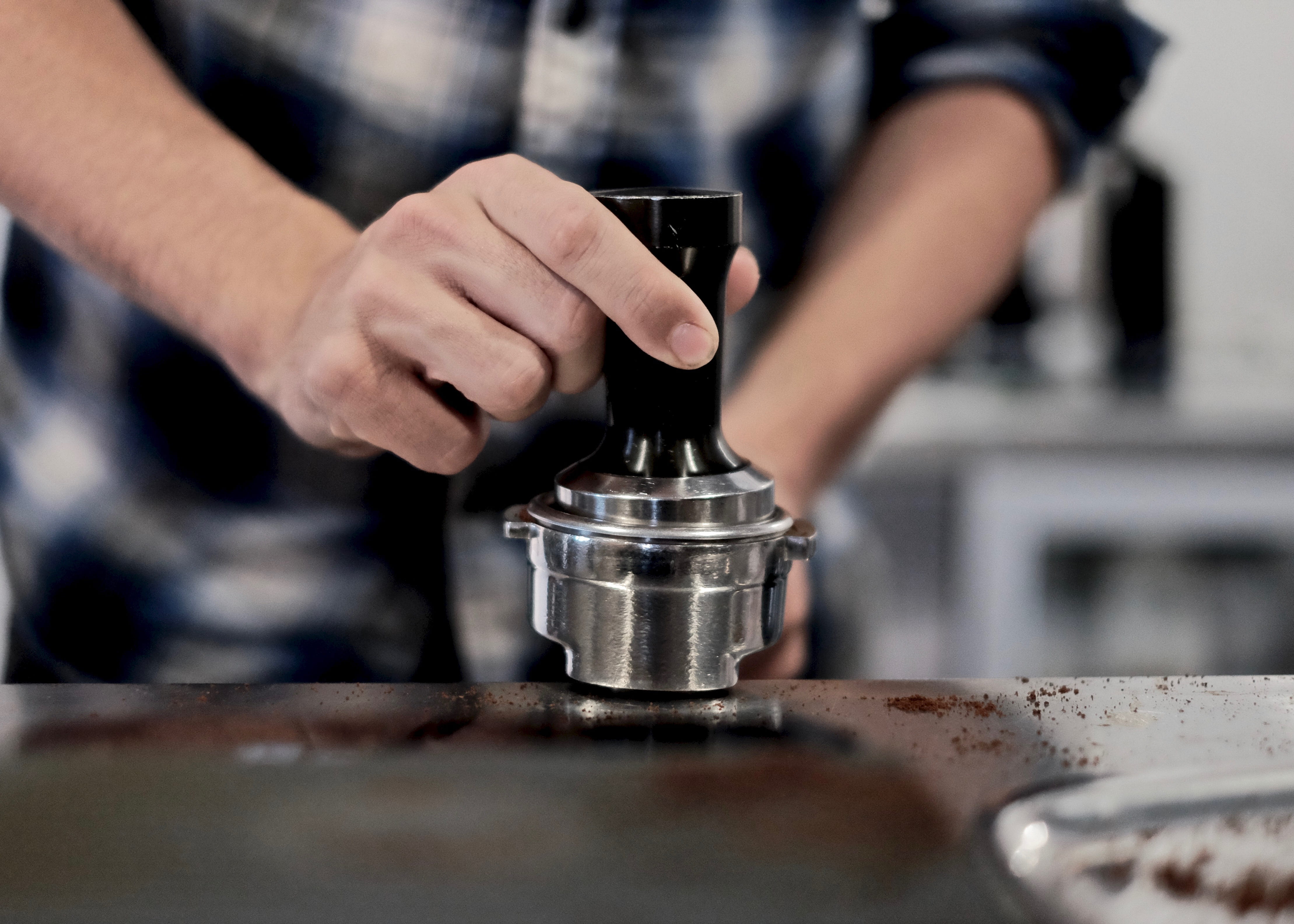 coffee, metal, tamp, man, indoors, chocolate, baristum, close-up, coffee - drink, working, 4K, machinery, person, men, food and drink, tool, holding, occupation, HD Wallpaper