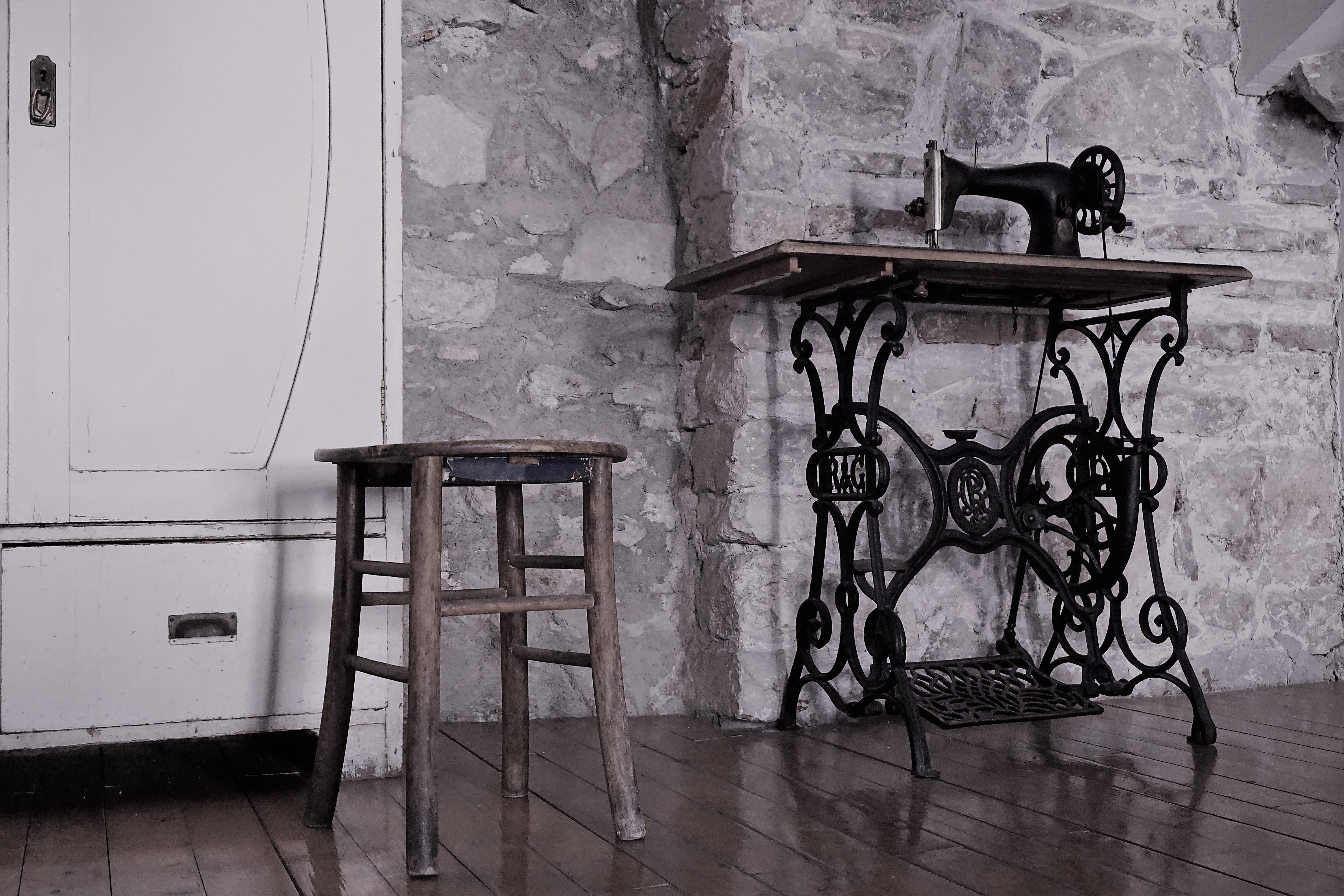 pets, treadle, beside, indoors, seat, mammal, wooden, old, 5K, brick, absence, window, antique, wall - building feature, built structure, flooring, machine, HD Wallpaper