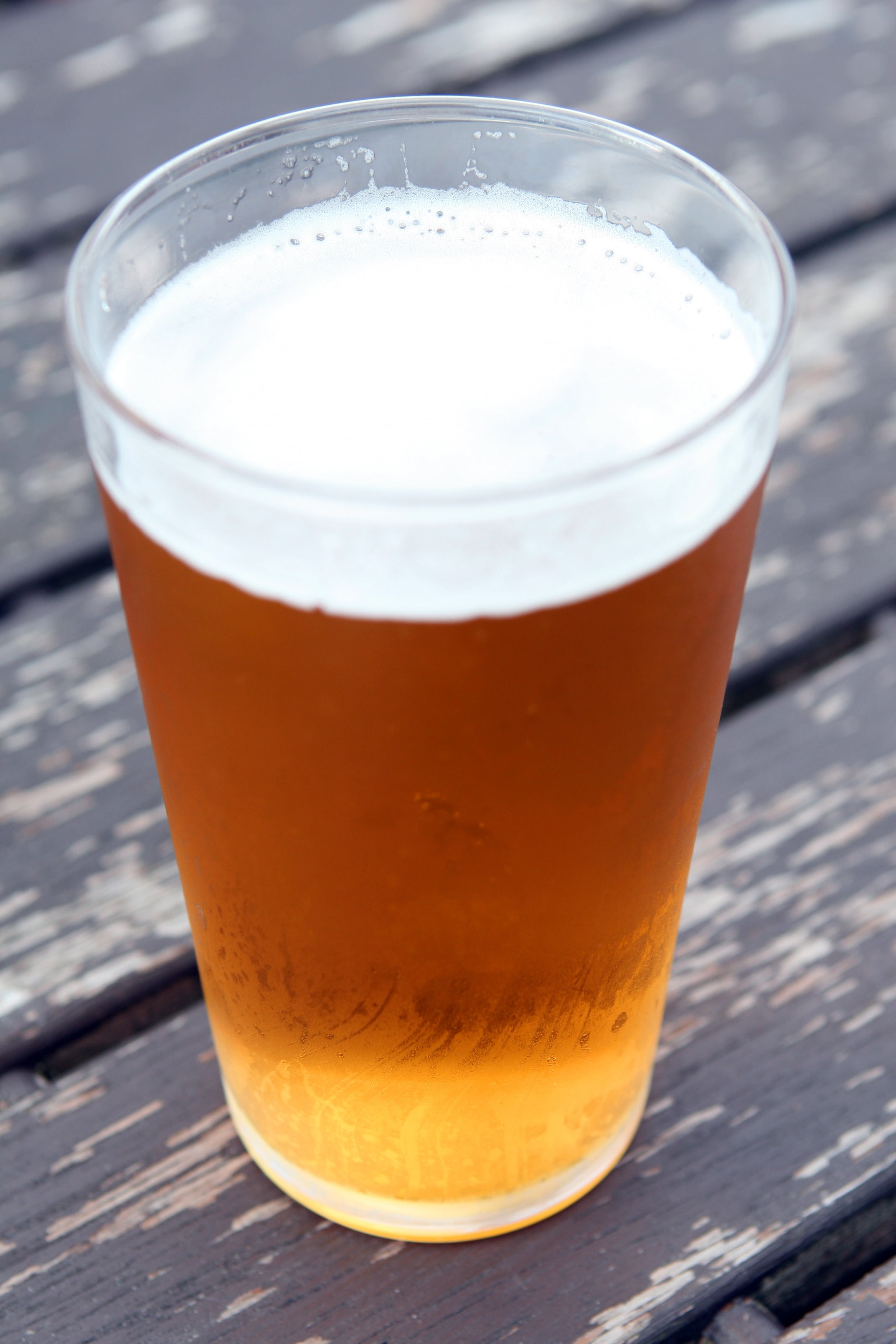 weak, food and drink, refreshment, filled, space, freshness, table, alcoholic, frothy drink, beer, latte, pint glass, food, head, household equipment, ale, Phone HD Wallpaper
