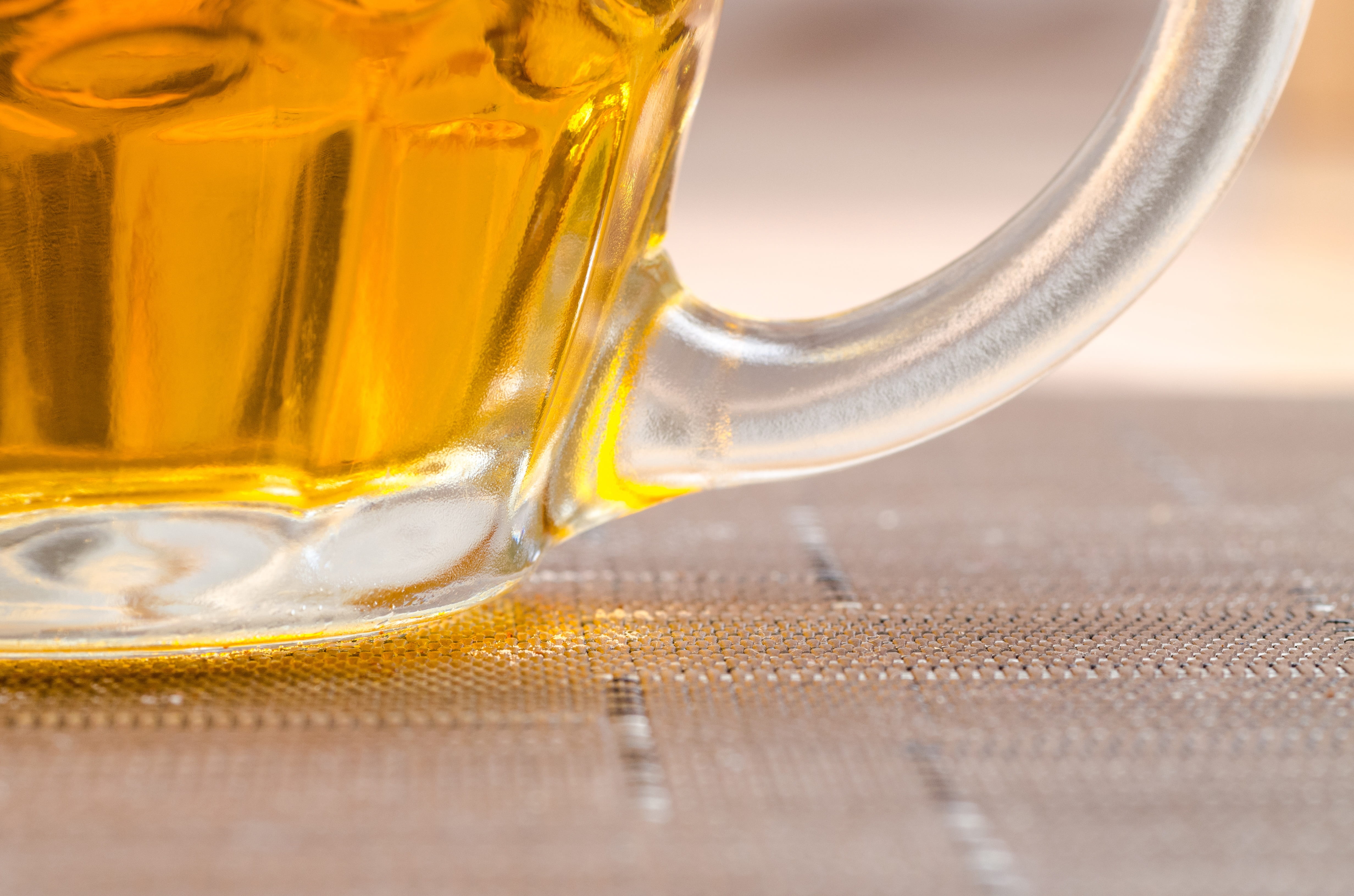 reflection, wooden, top, wood - material, selective focus, beer glass, brown, close-up, alcohol, dark, white, isolated, table, liquid, gold, tea cup, celebration, HD Wallpaper