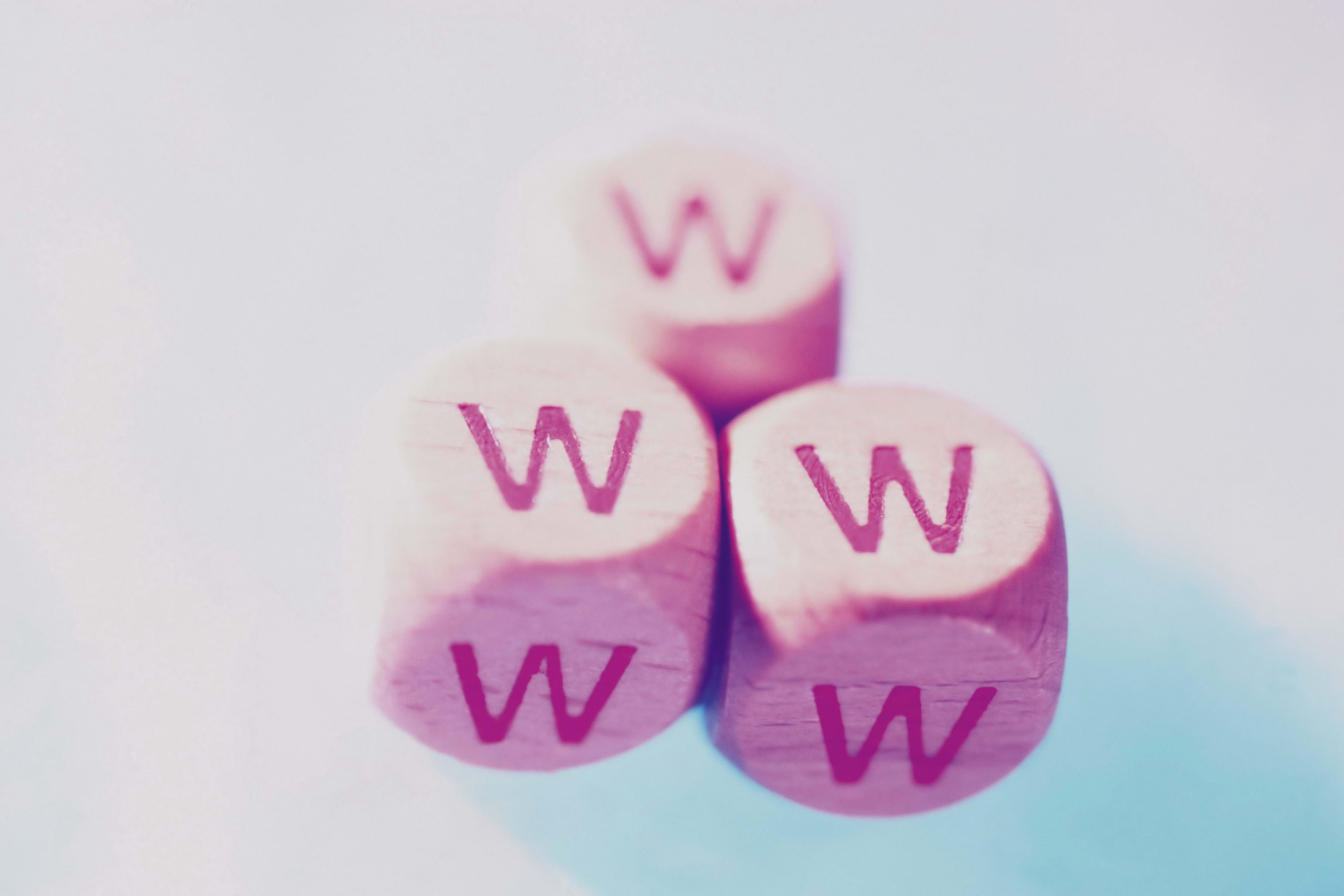 capital letter, western script, communication, dices, concepts, selective focus, typescript, positive emotion, close-up, food and drink, valentines day - holiday, HD Wallpaper