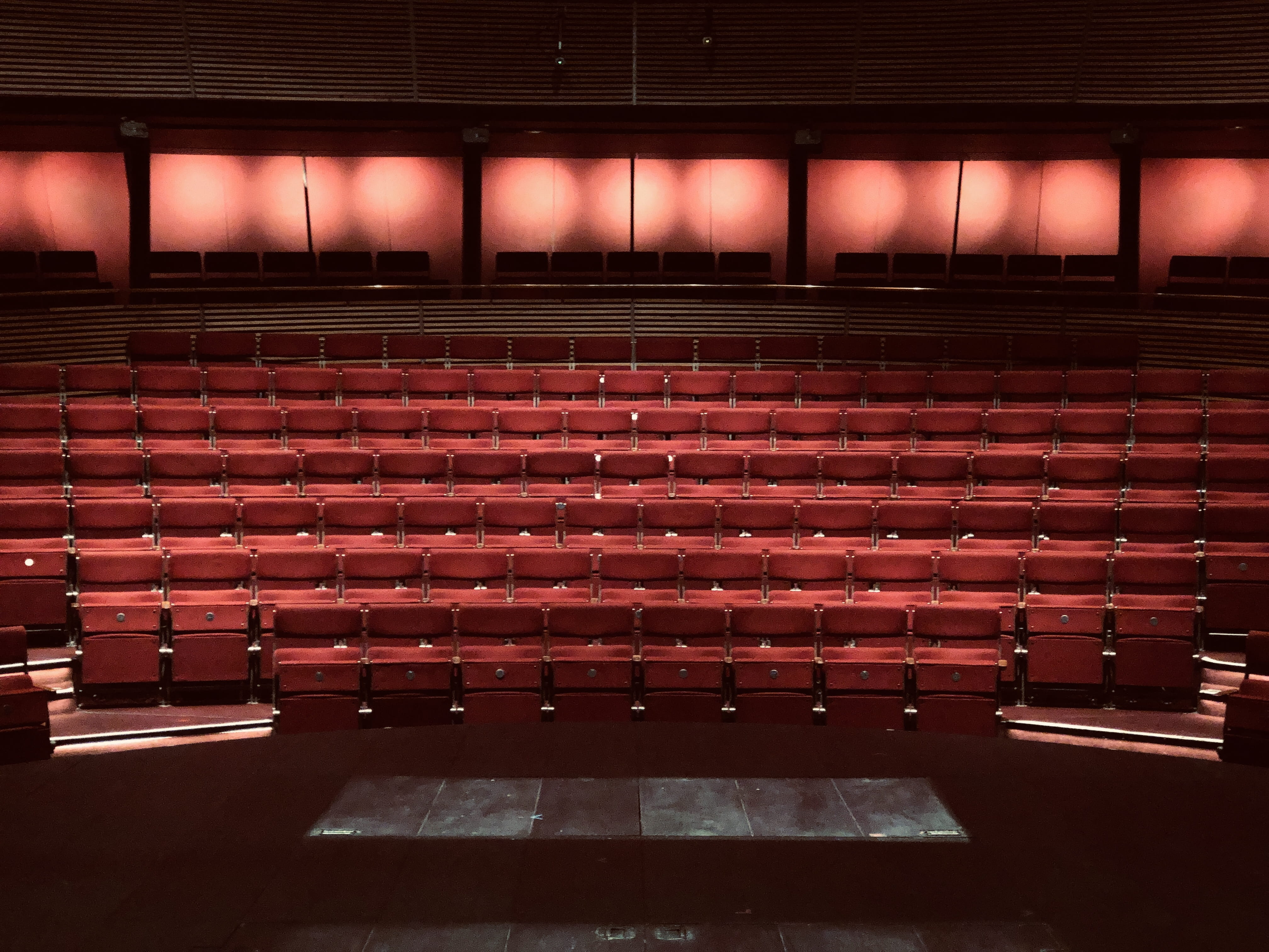 rug, arts culture and entertainment, large group of objects, seat, theater, built structure, apparel, conference room, in a row, room, repetition, red, HD Wallpaper