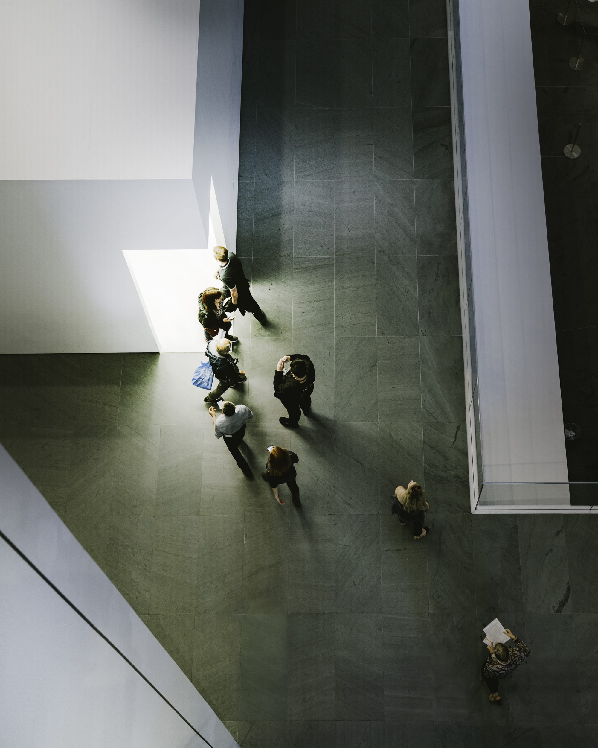 modern art, looking down, front, built structure, person, the museum of modern art, aerial, full length, glass - material, day, group, room, light, photography, Phone HD Wallpaper